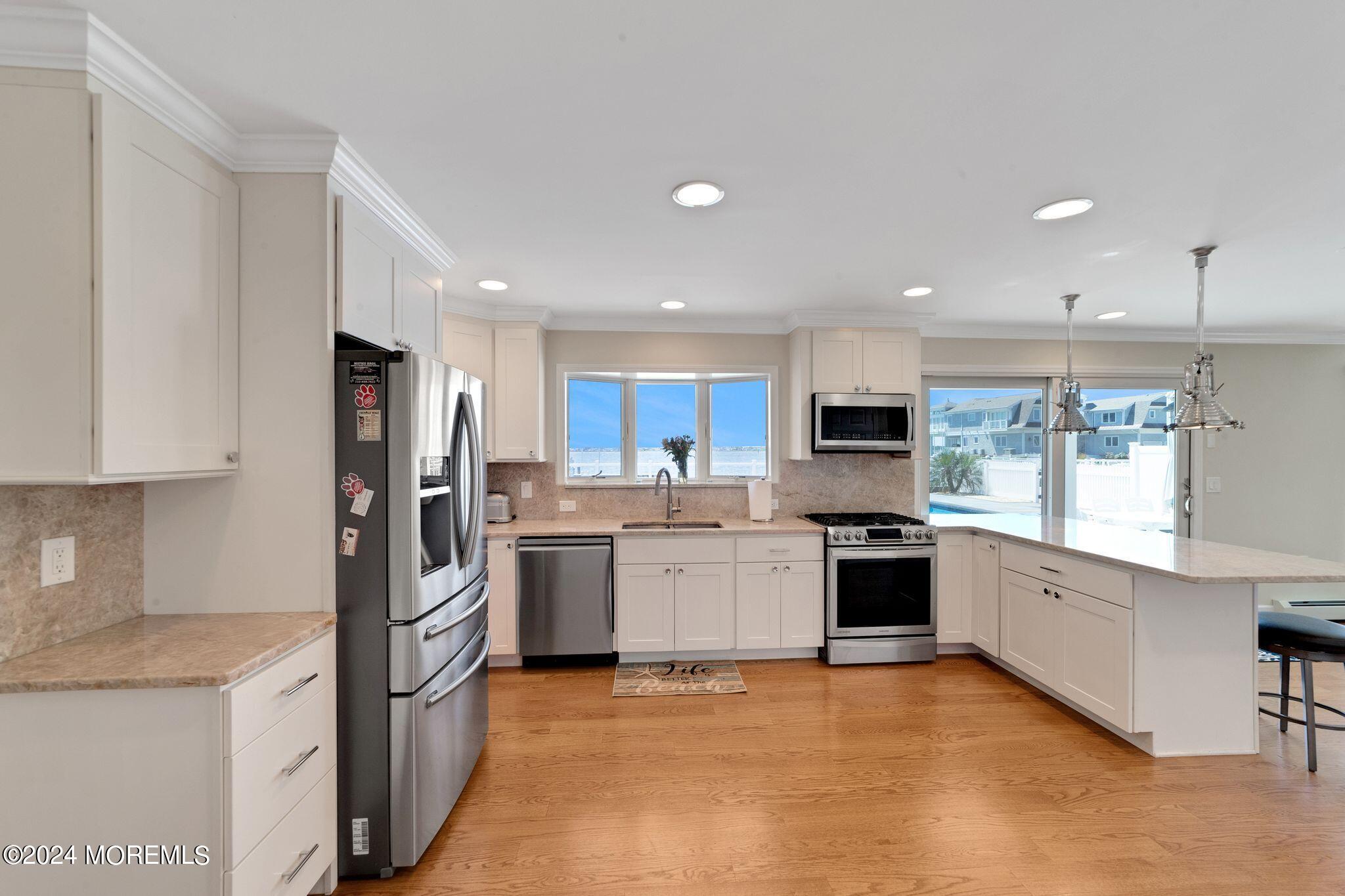 340 Bay Lane