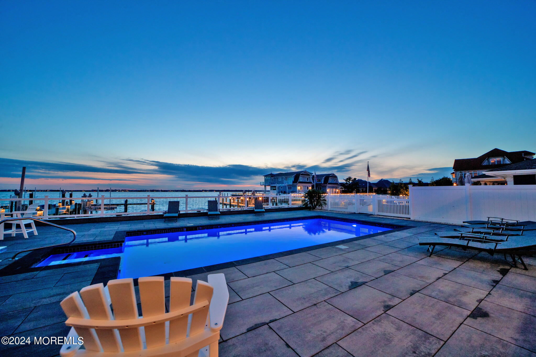 340 Bay Lane
