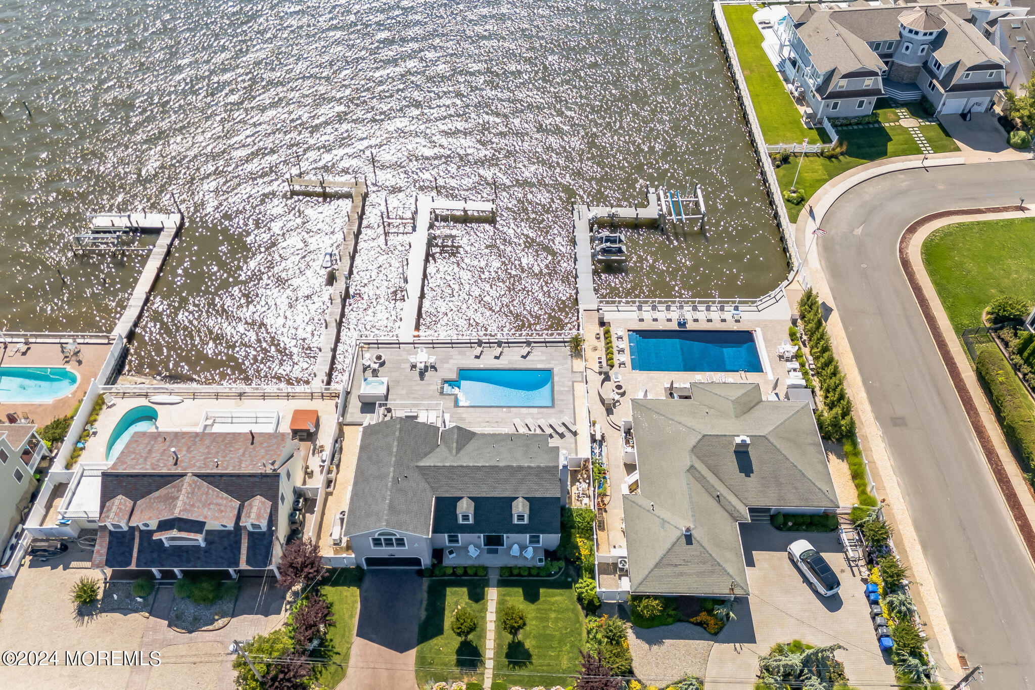 340 Bay Lane