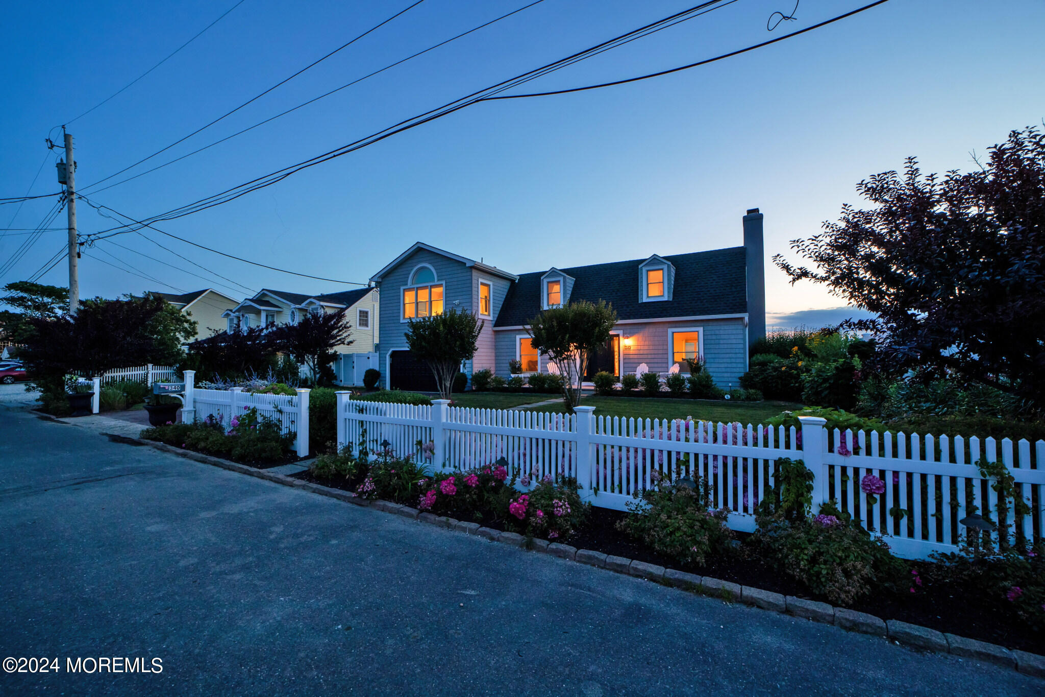 340 Bay Lane