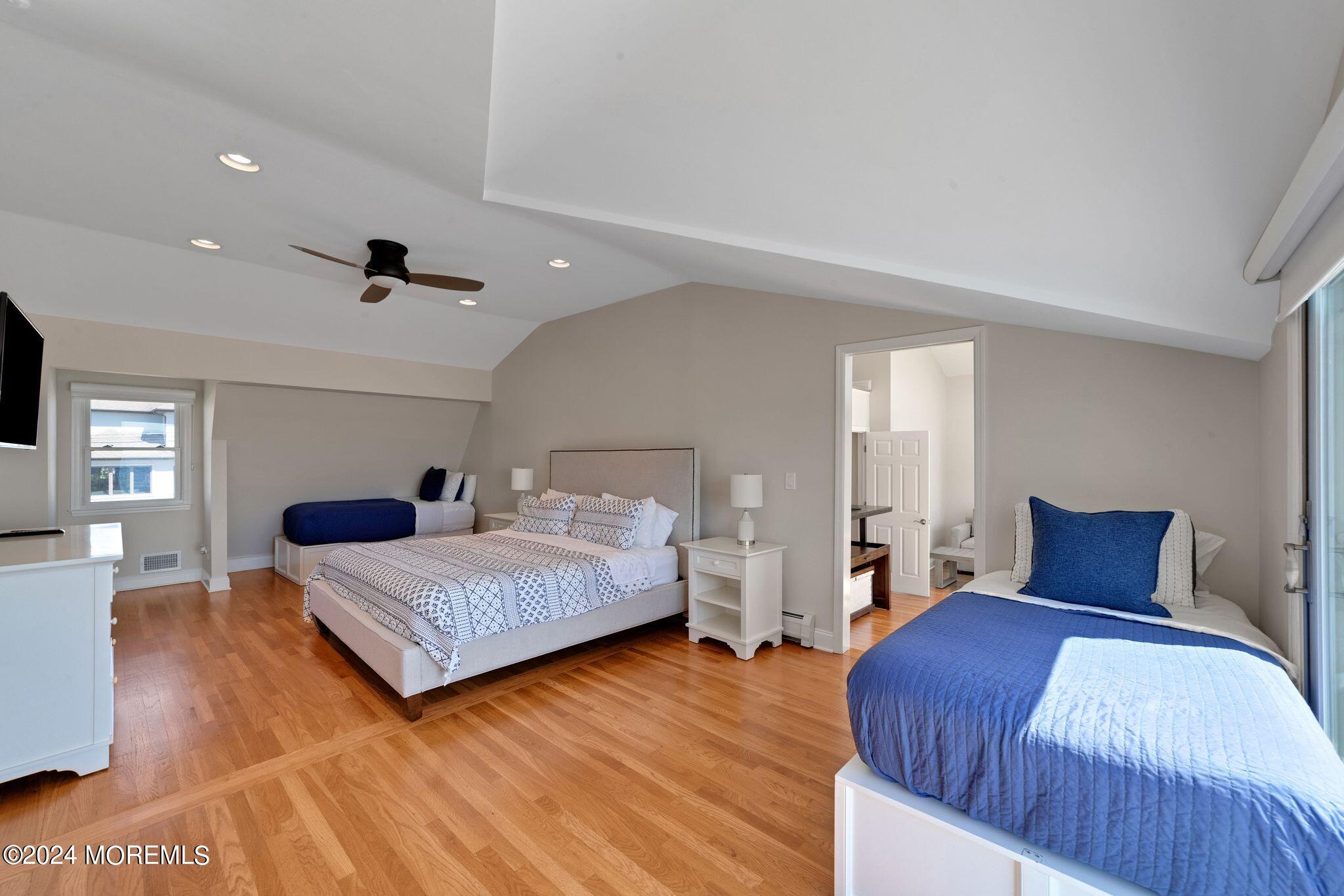 340 Bay Lane