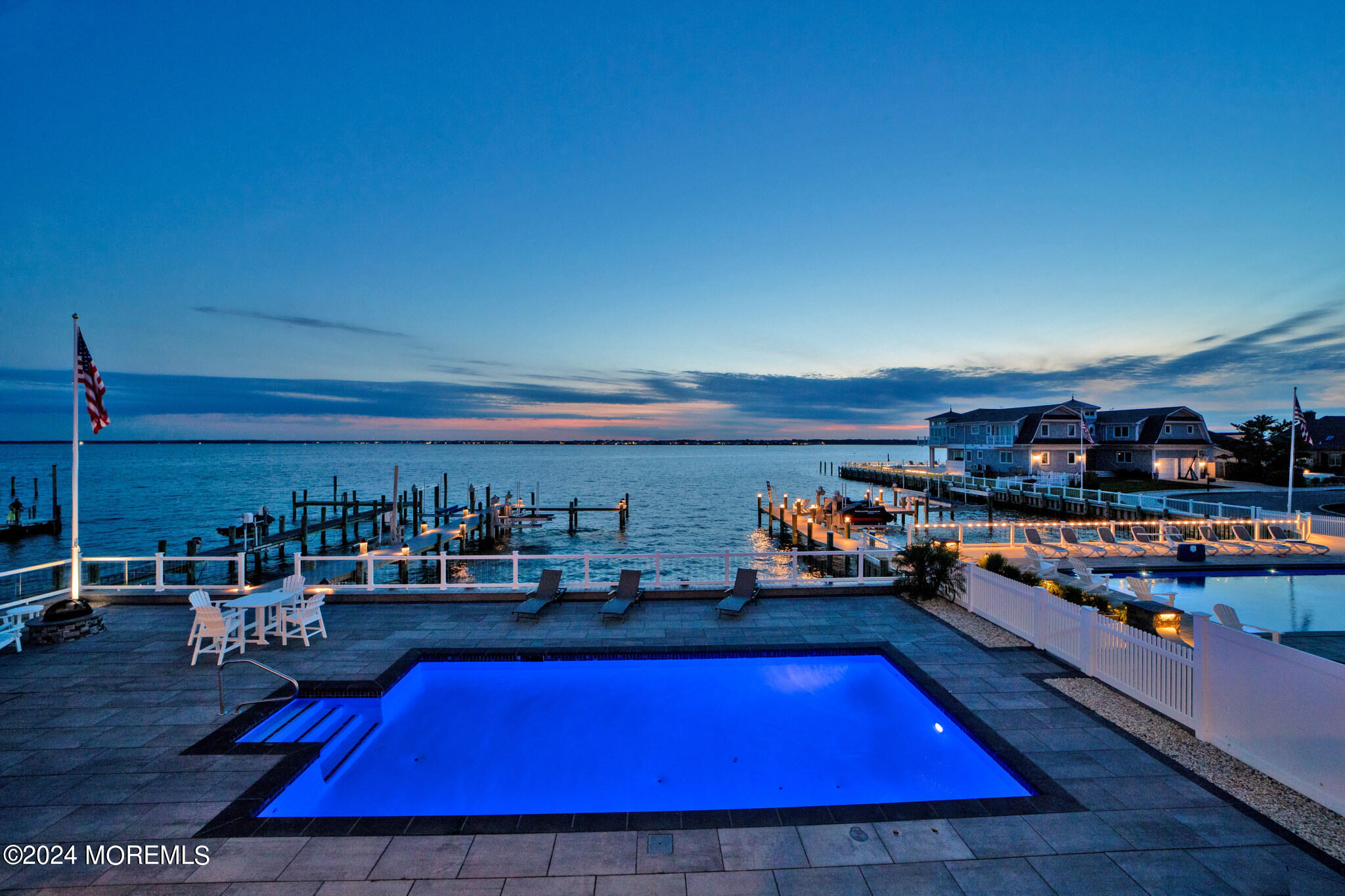 340 Bay Lane