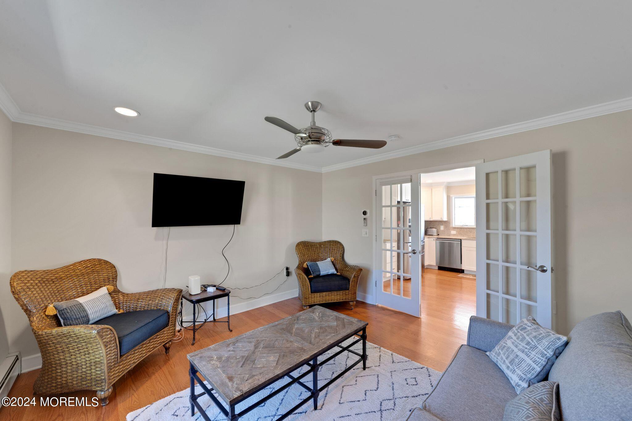 340 Bay Lane