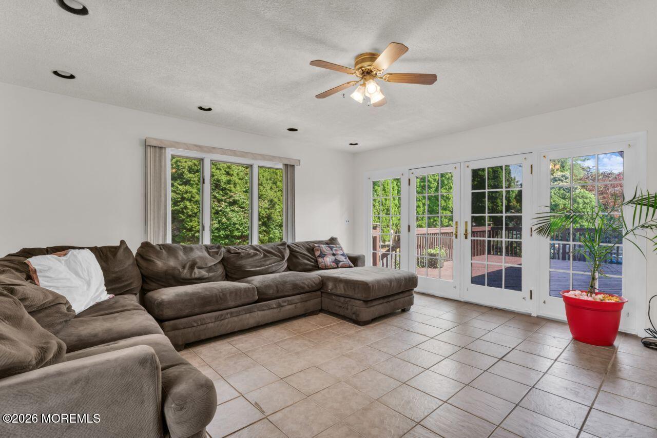 77 Schwinn Drive