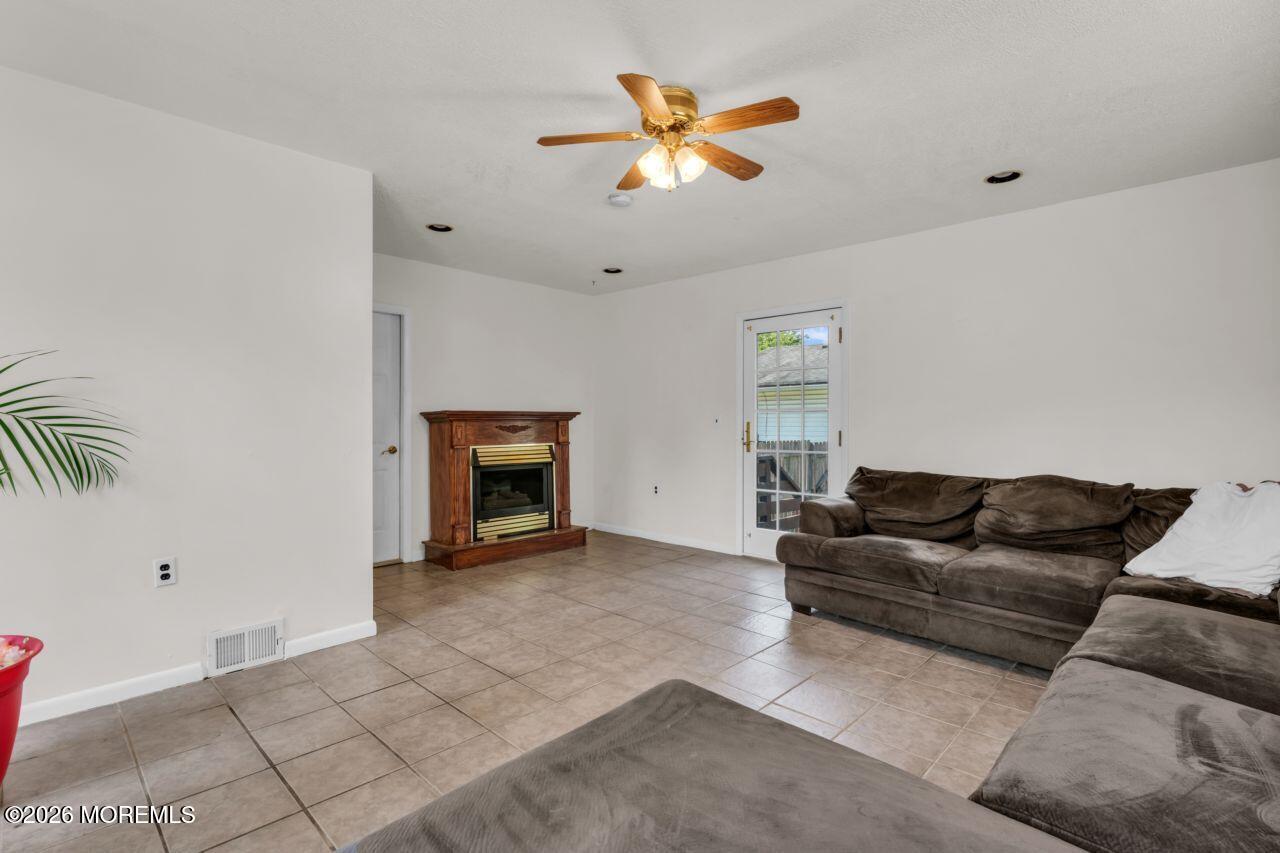 77 Schwinn Drive