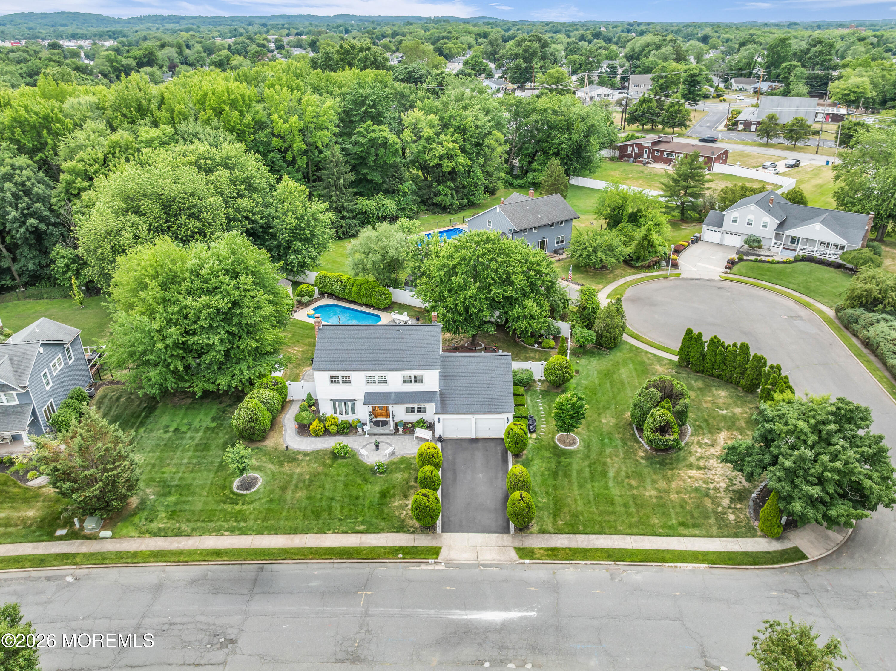 6 Tall Oaks Drive