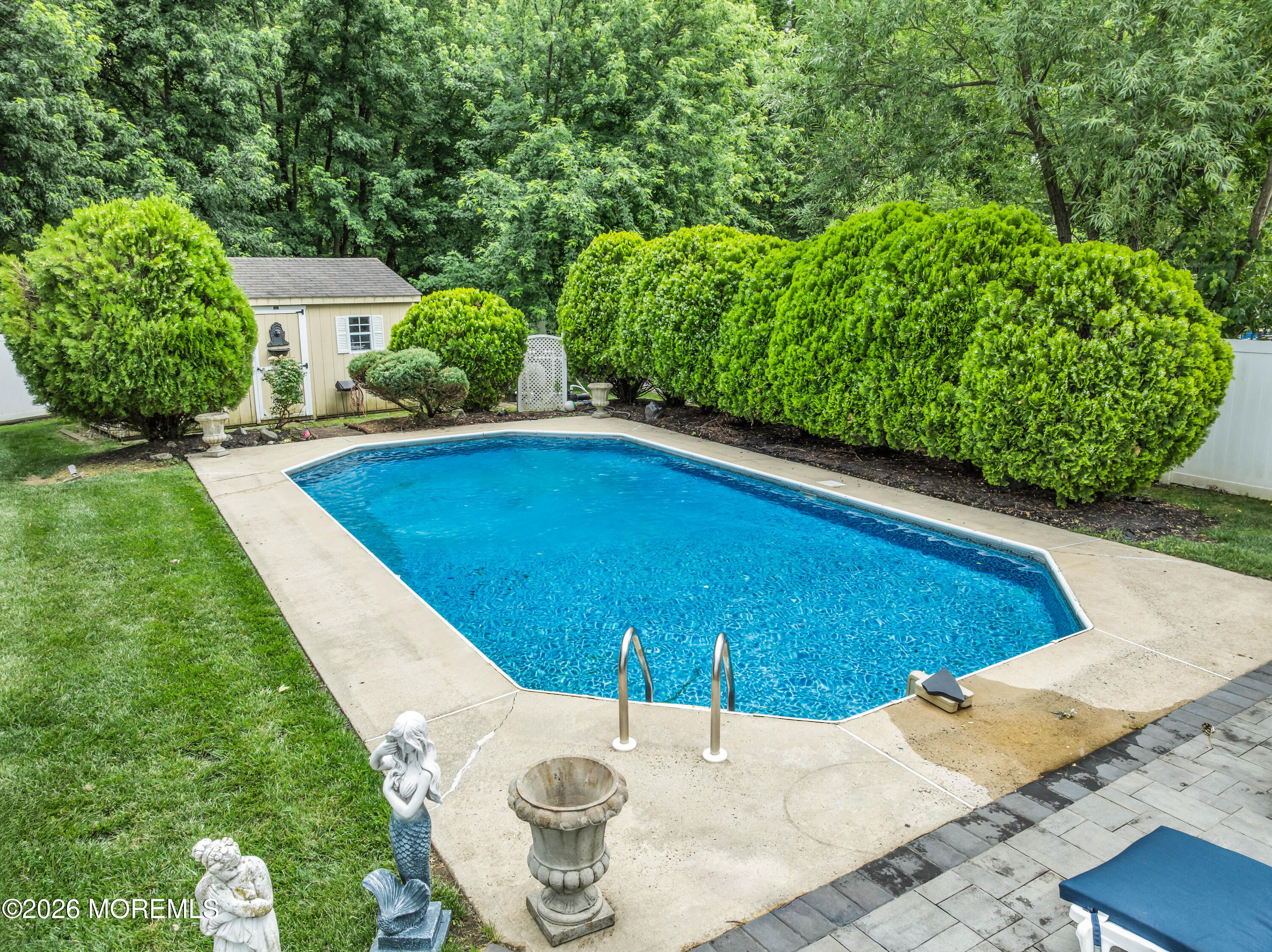 6 Tall Oaks Drive