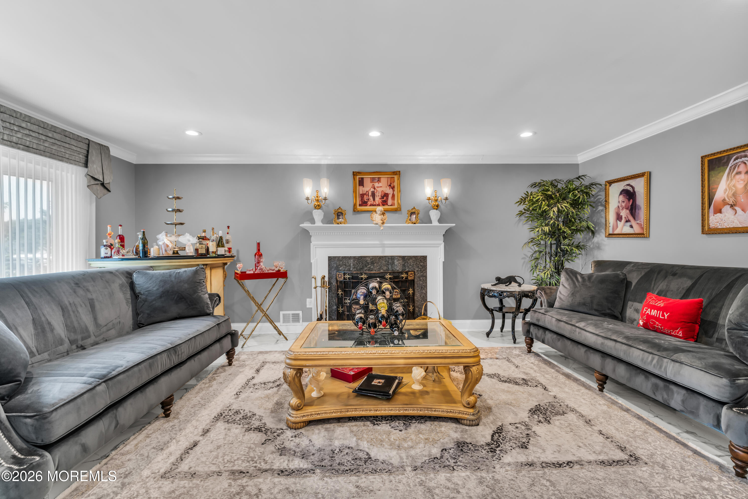 6 Tall Oaks Drive