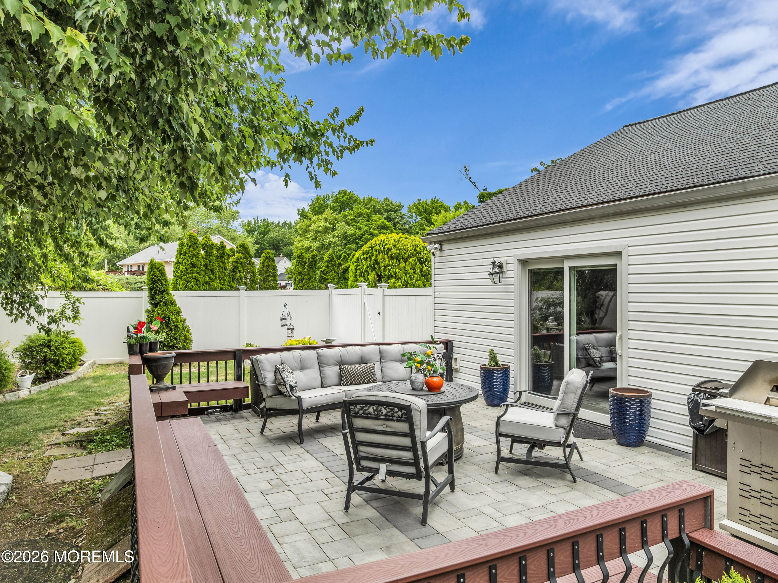 6 Tall Oaks Drive