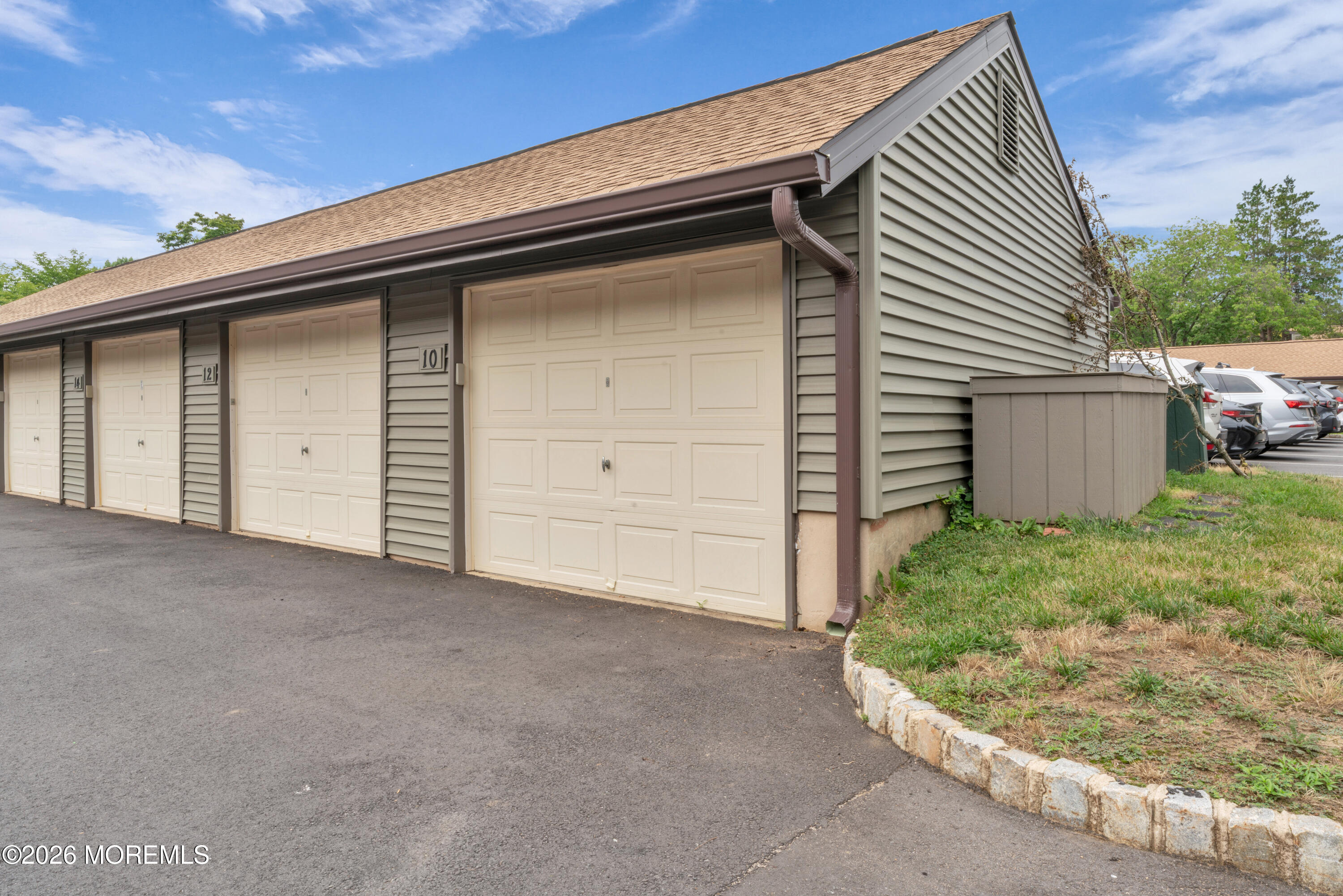 10 Danbury Court