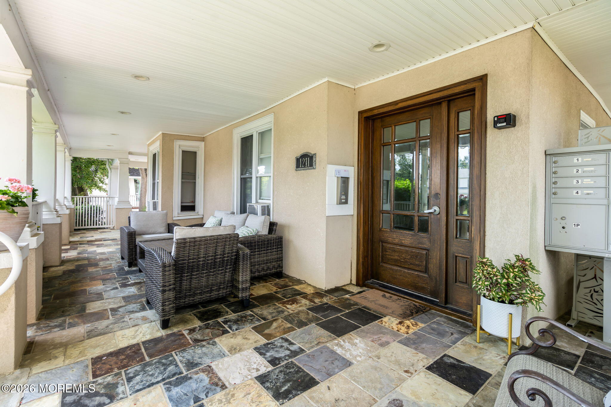 1211 Grand Avenue 2