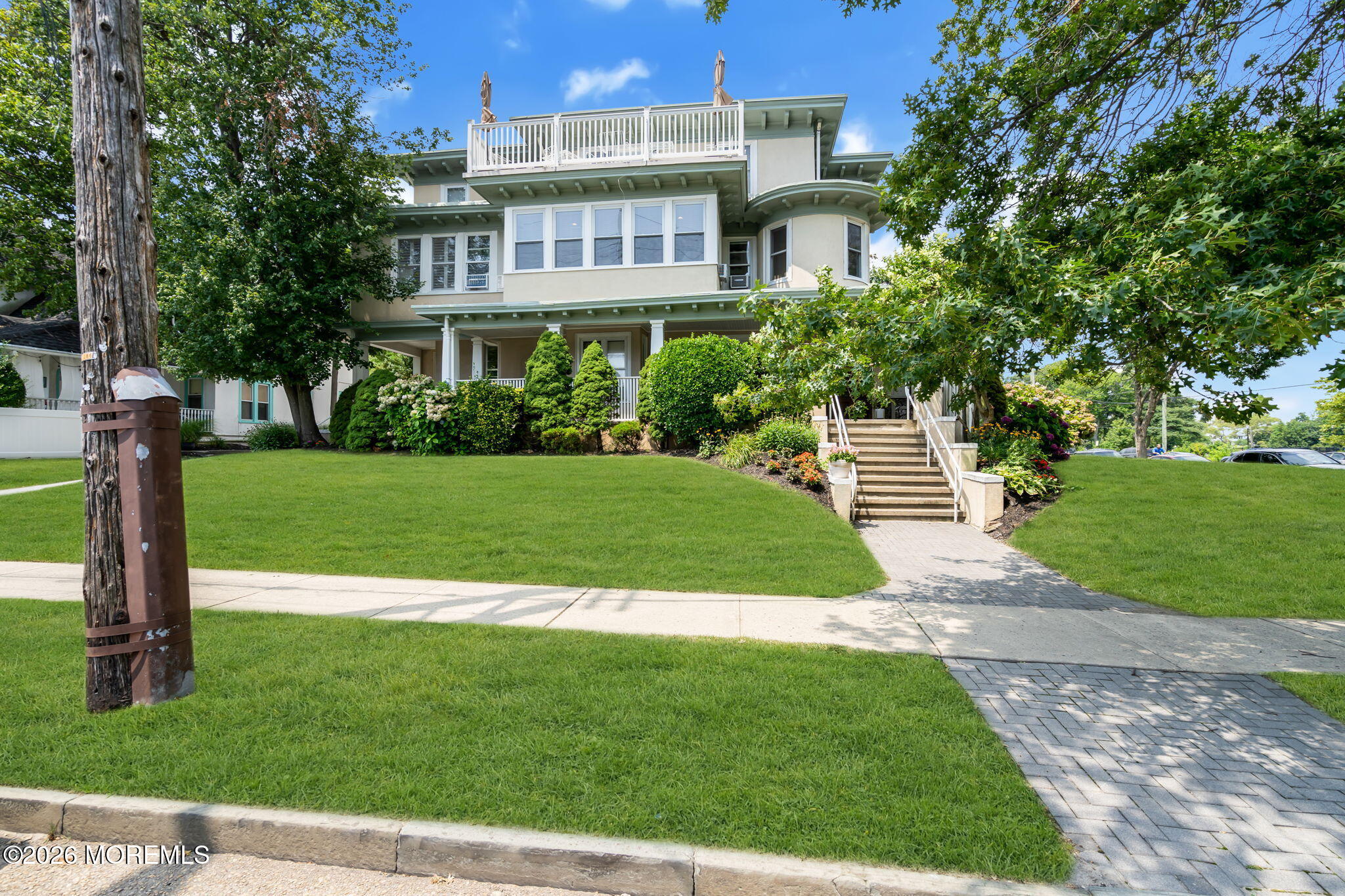 1211 Grand Avenue 2
