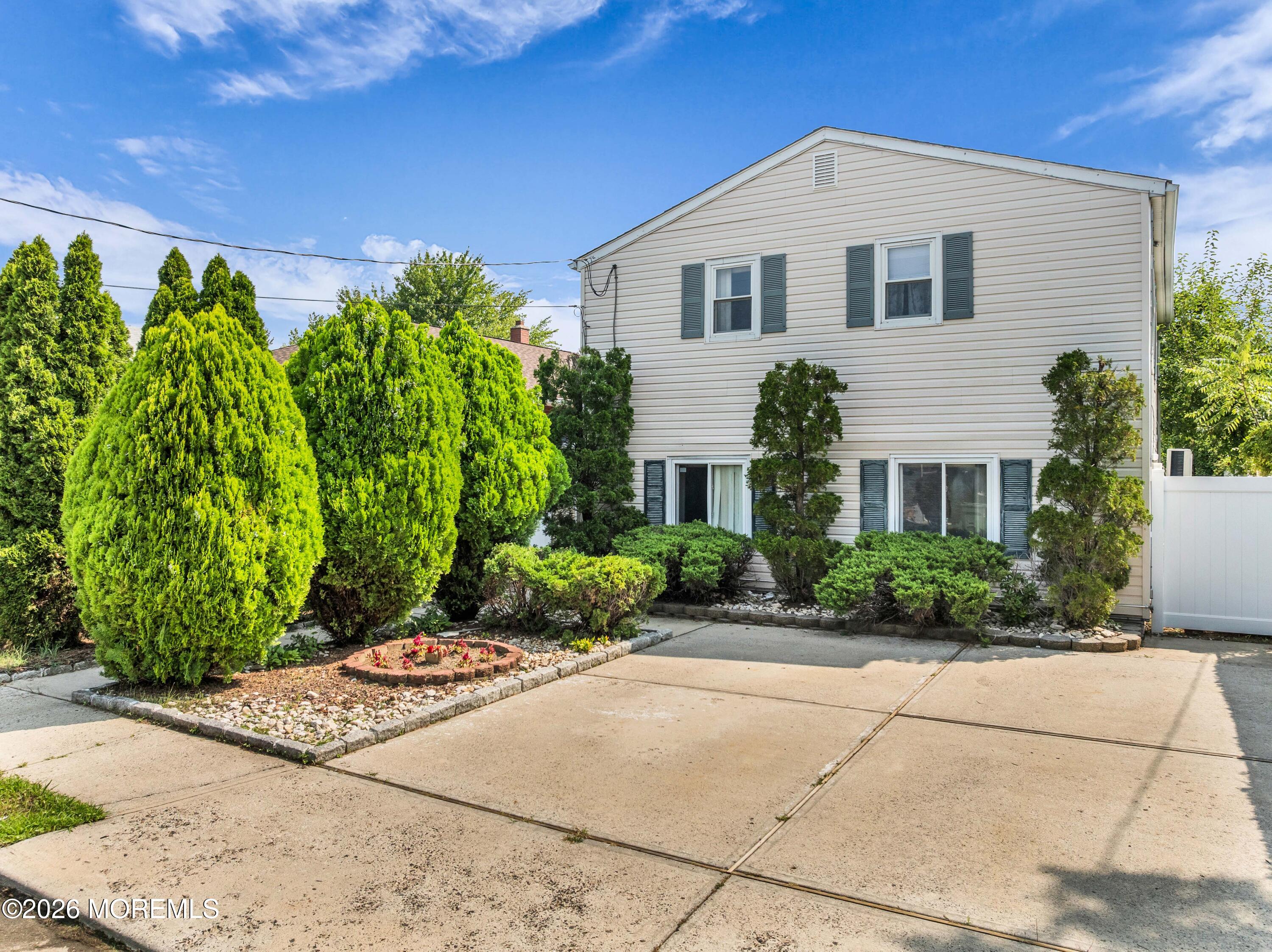 12 Jacobson Street