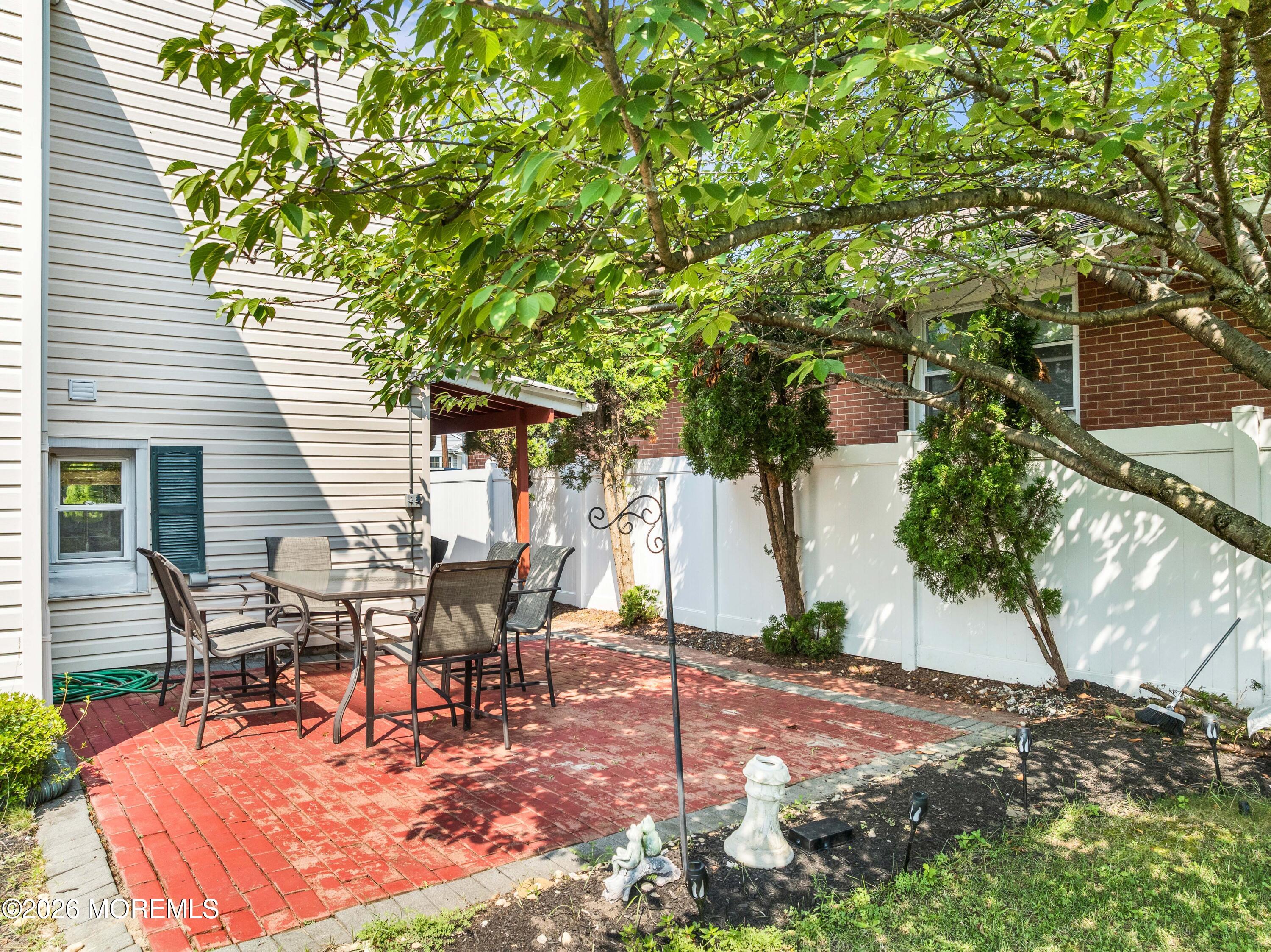 12 Jacobson Street