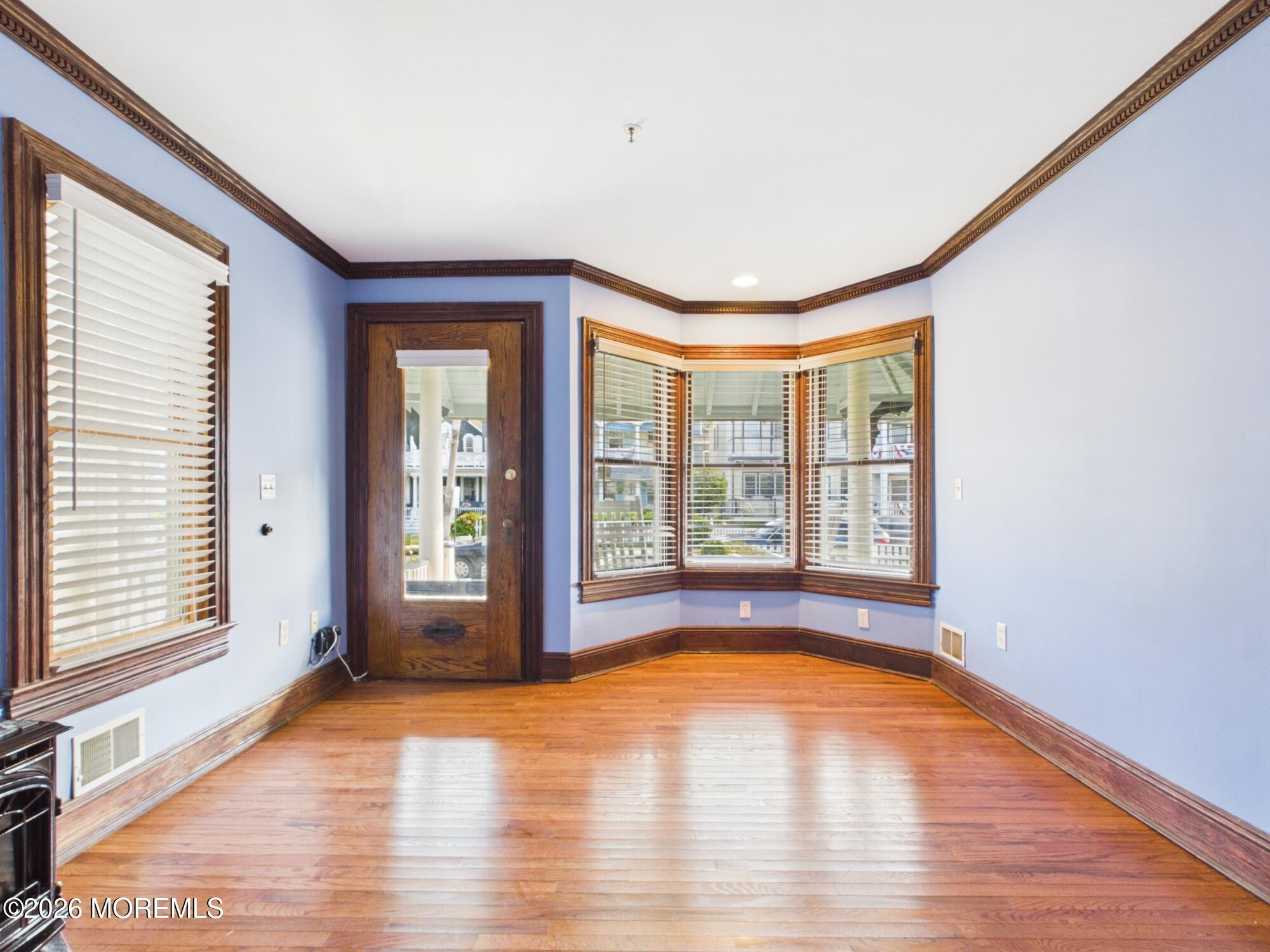 9 1/2 Embury Avenue