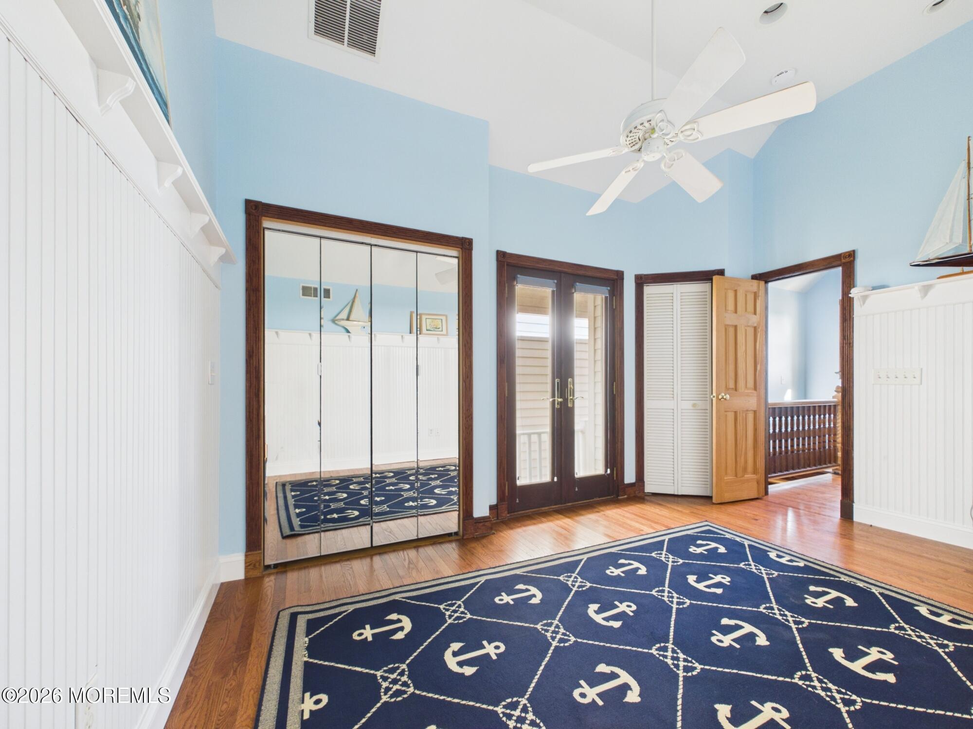 9 1/2 Embury Avenue