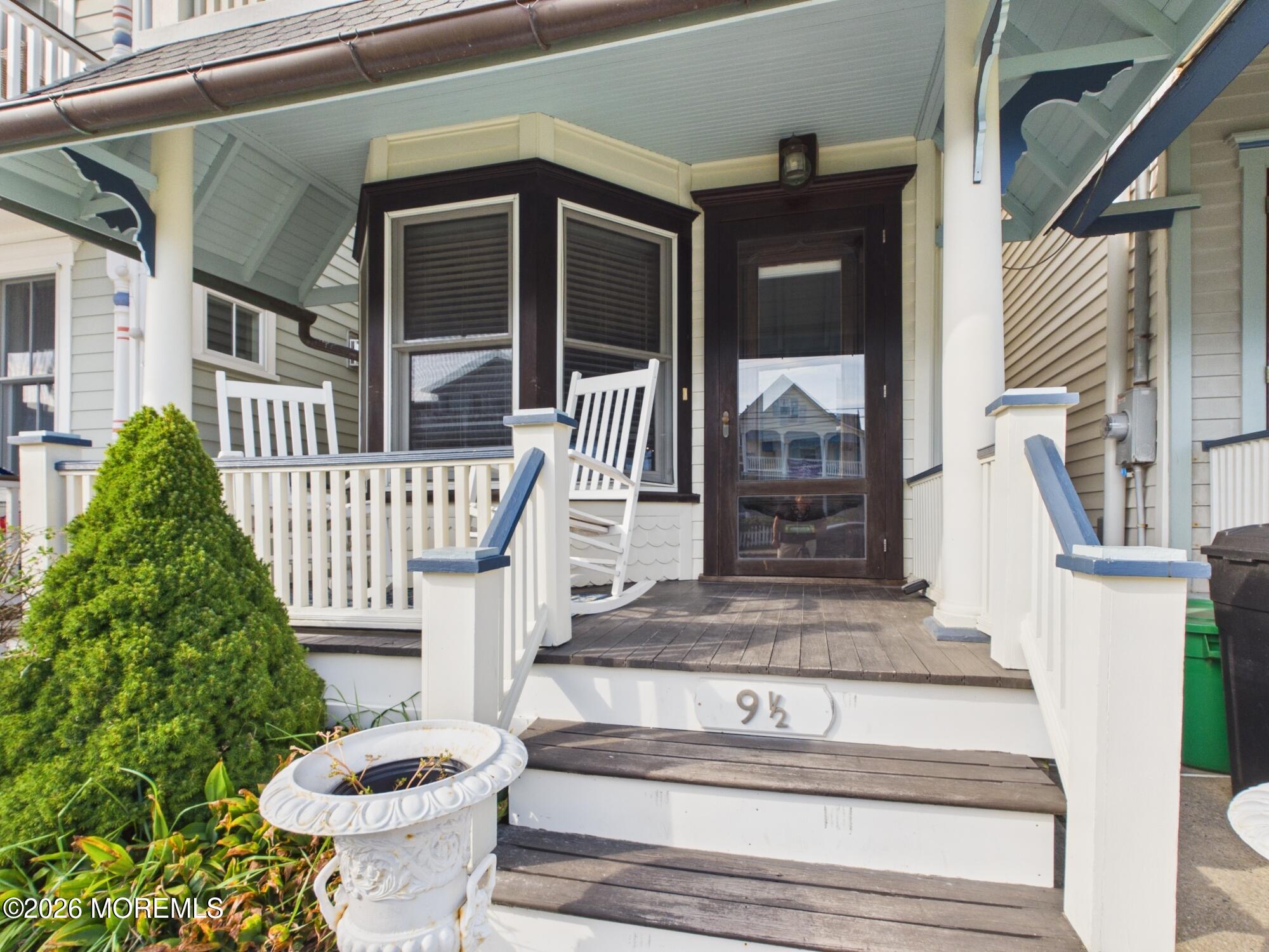 9 1/2 Embury Avenue