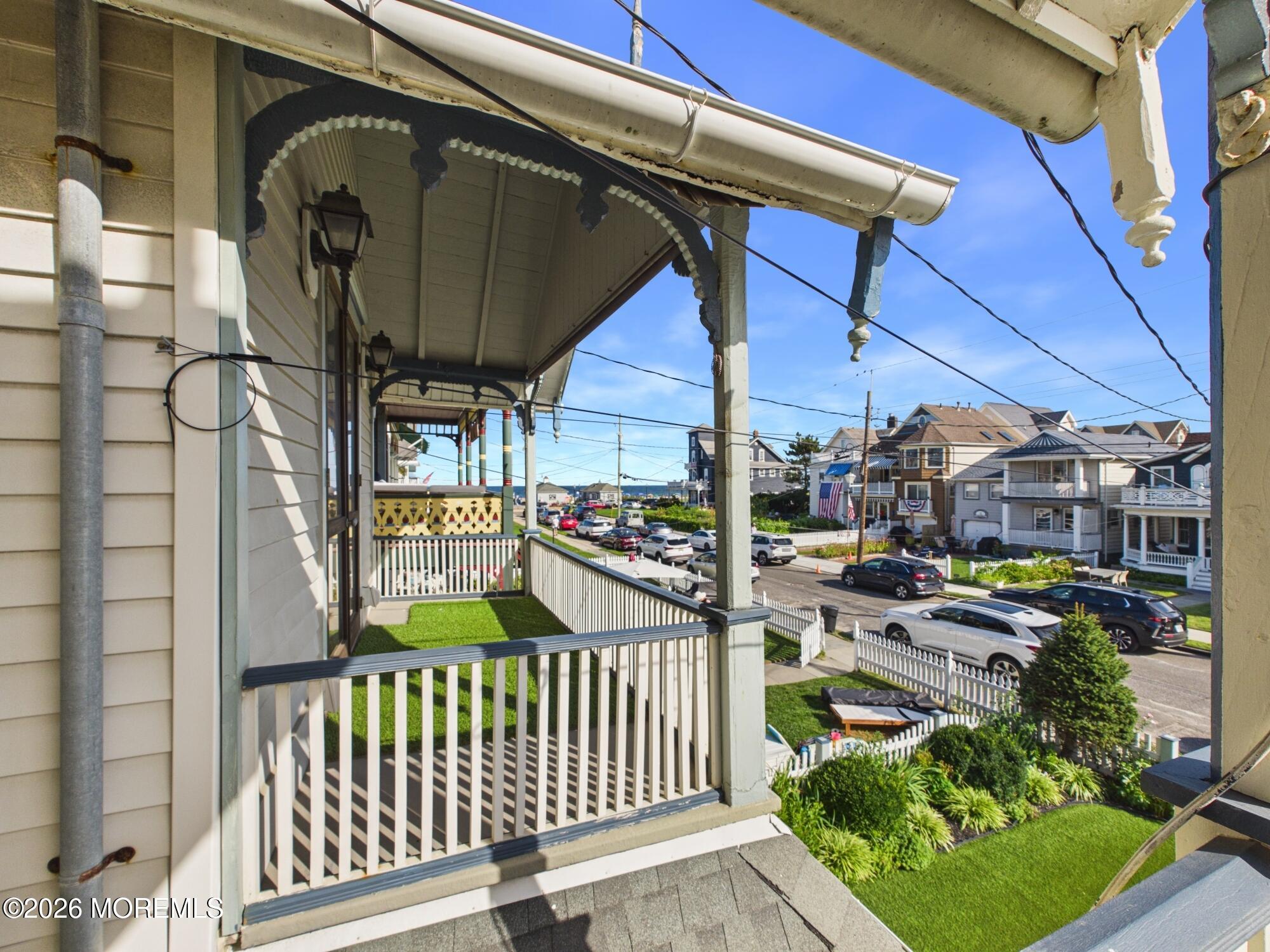 9 1/2 Embury Avenue