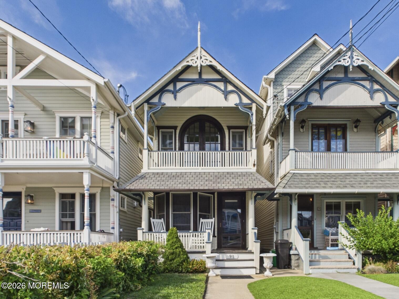 9 1/2 Embury Avenue