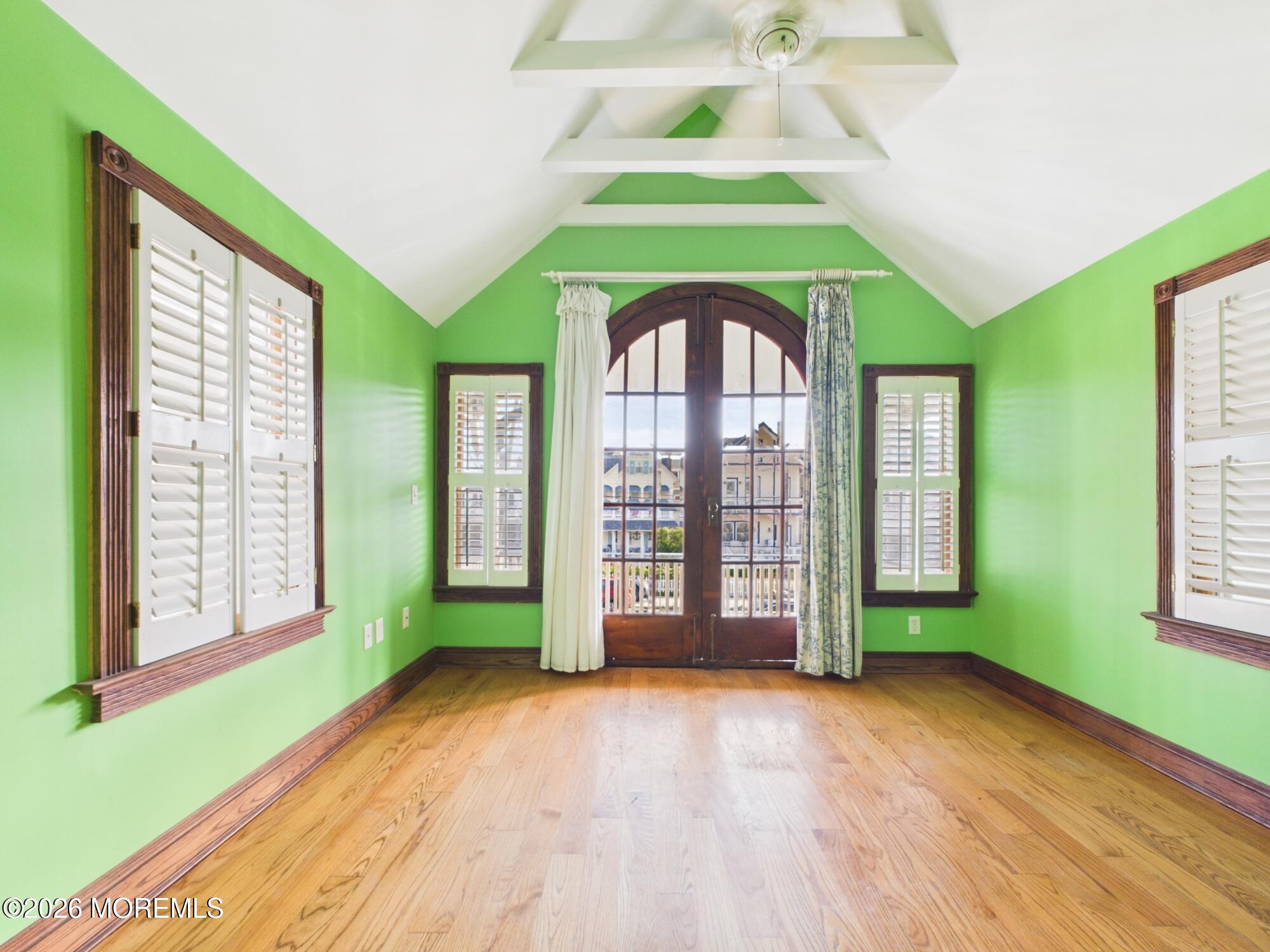 9 1/2 Embury Avenue