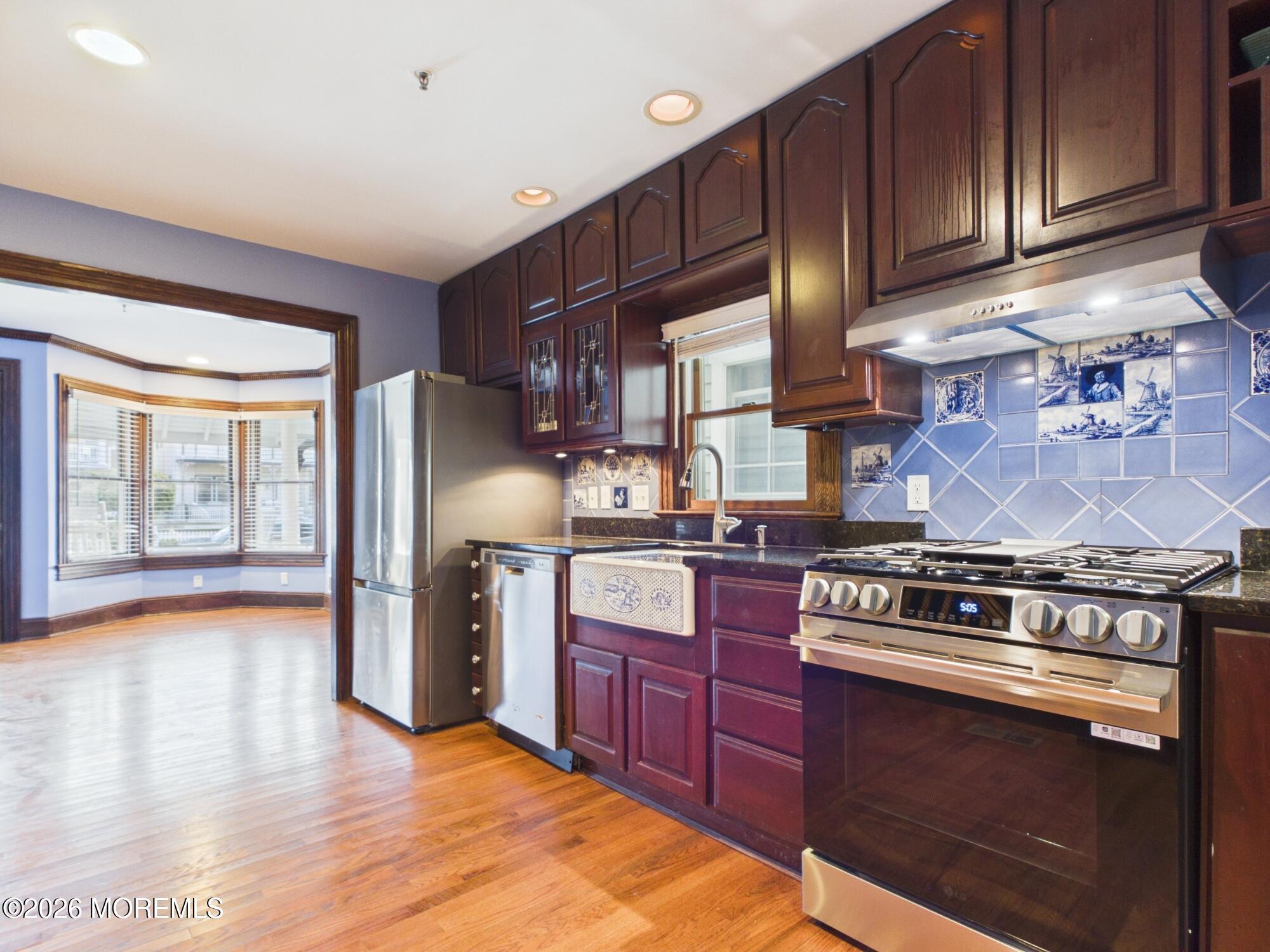 9 1/2 Embury Avenue