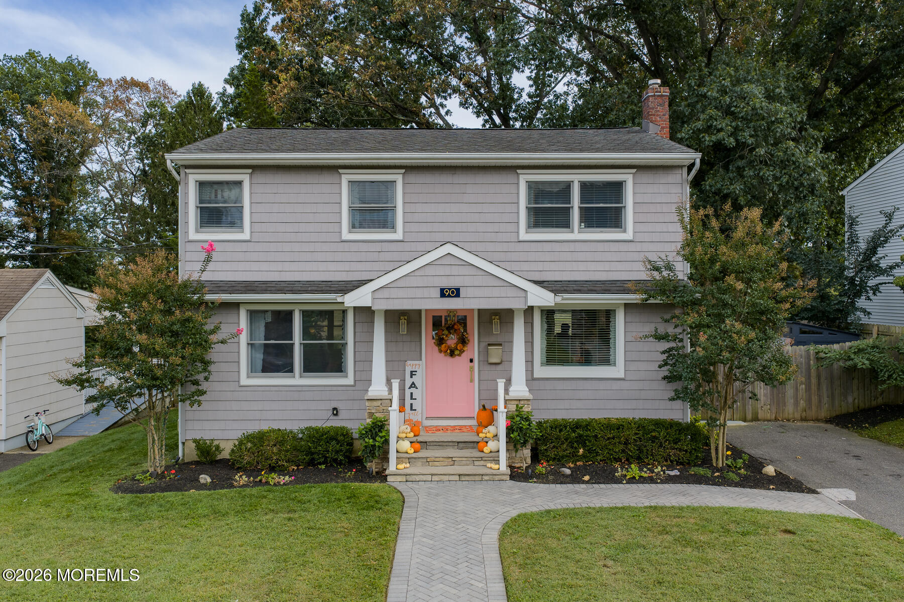 90 Hillside Street