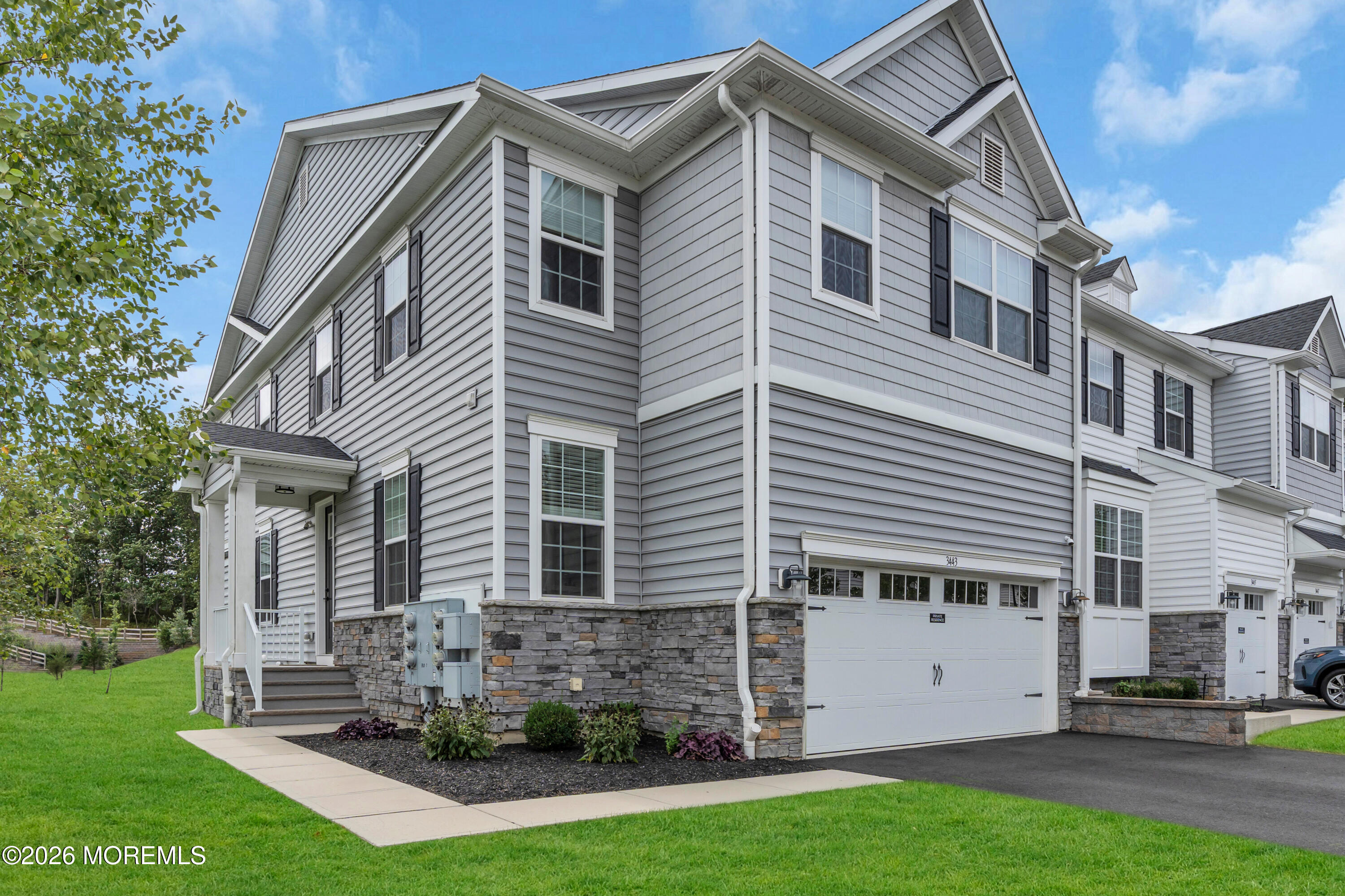 3443 Glen Oaks Lane