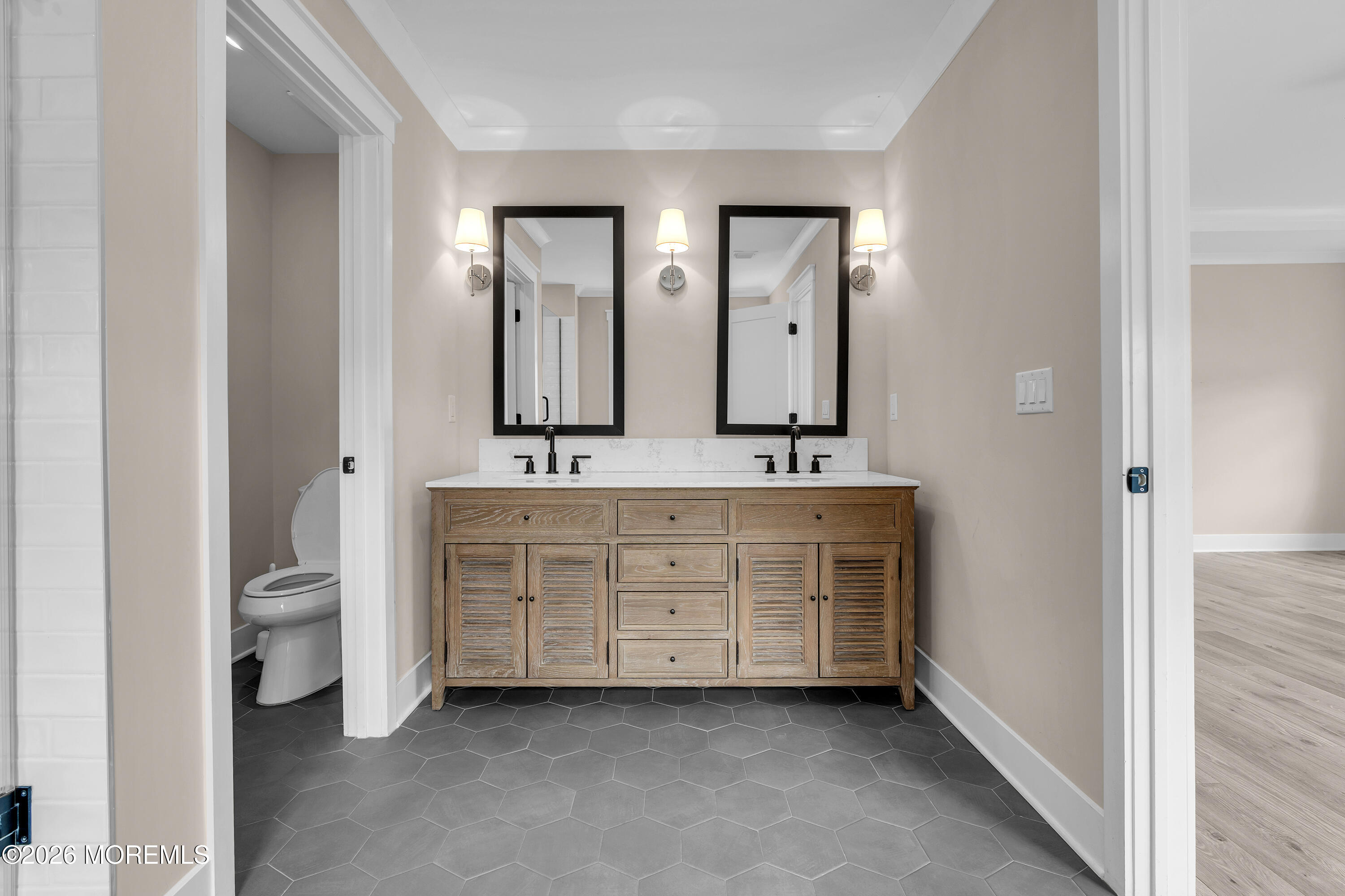 3443 Glen Oaks Lane