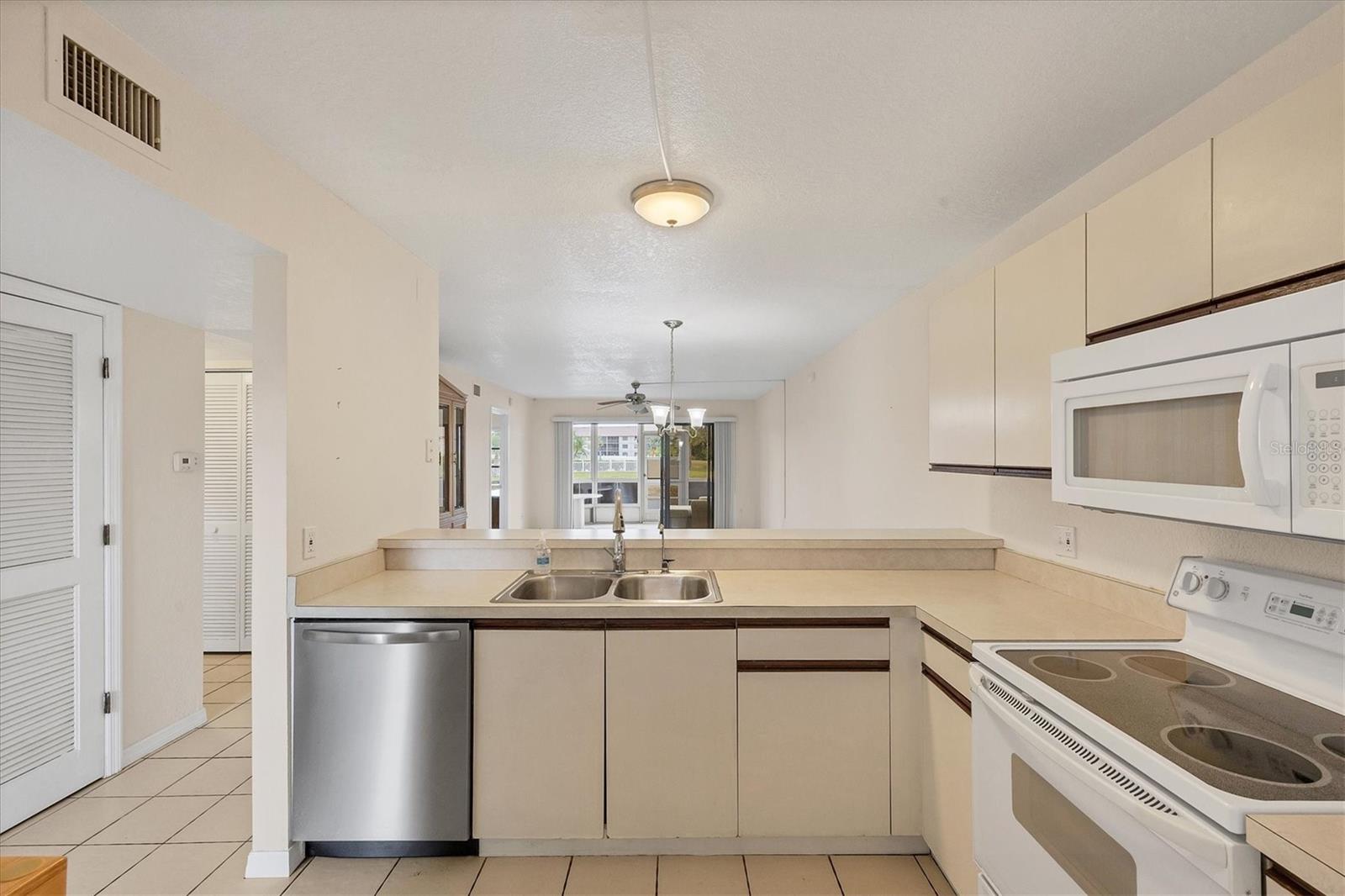 175 KINGS HWY #1014