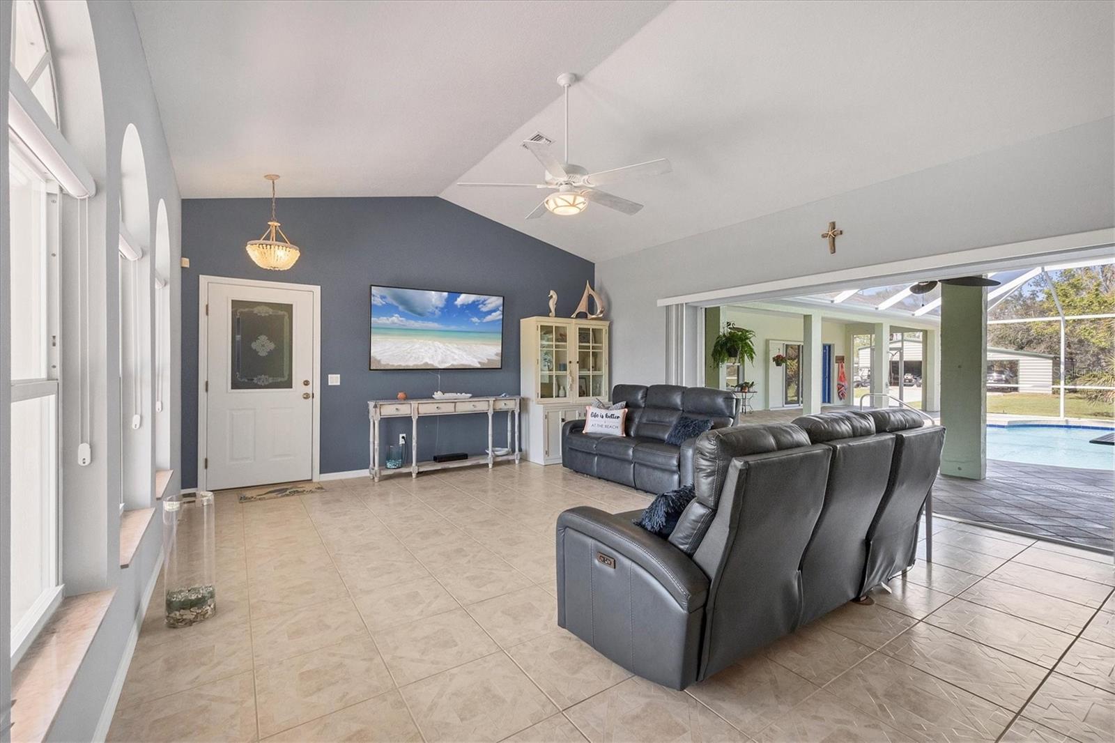224 PINE GLEN CT