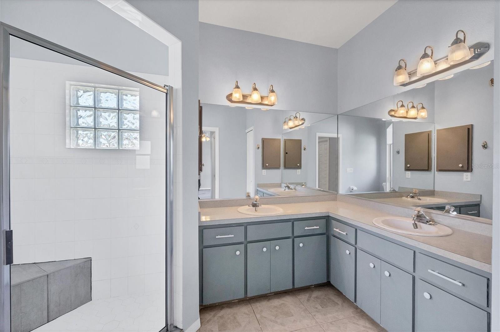 224 PINE GLEN CT