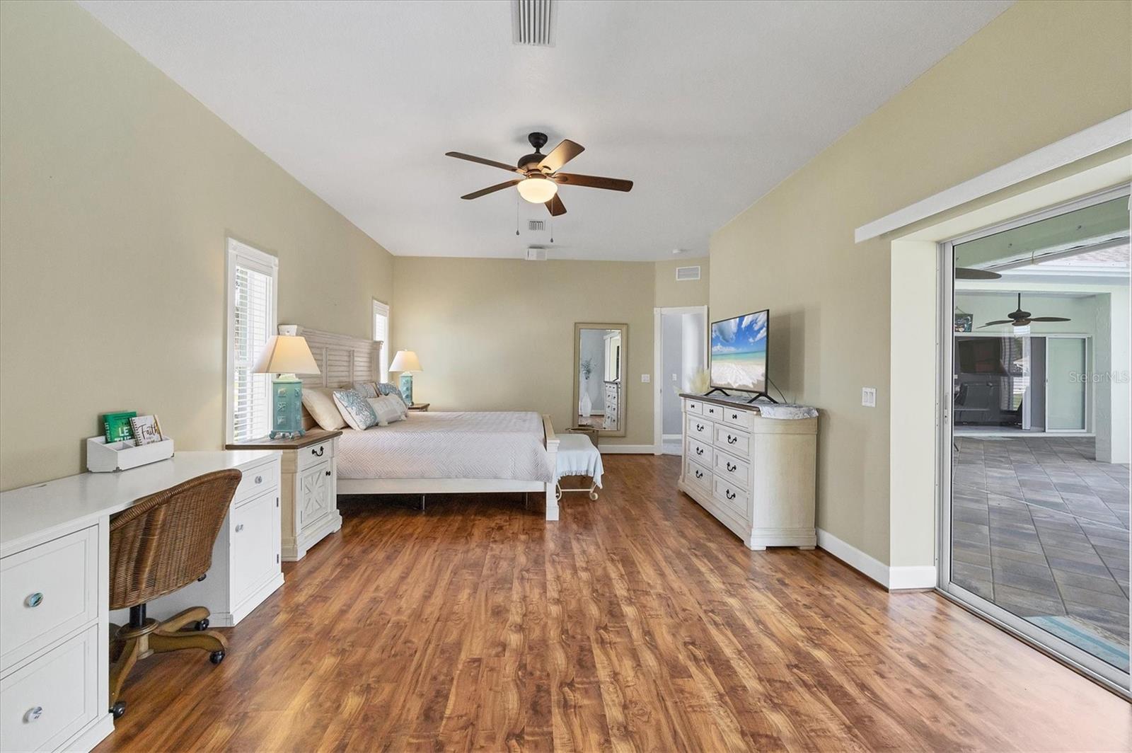 224 PINE GLEN CT