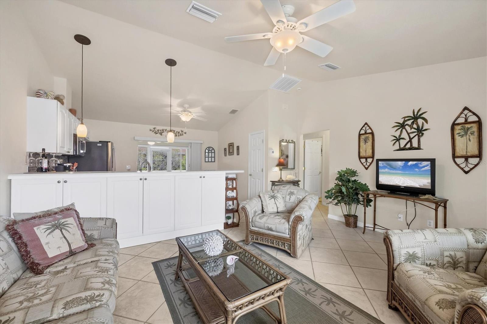 182 ROTONDA BLVD W #B