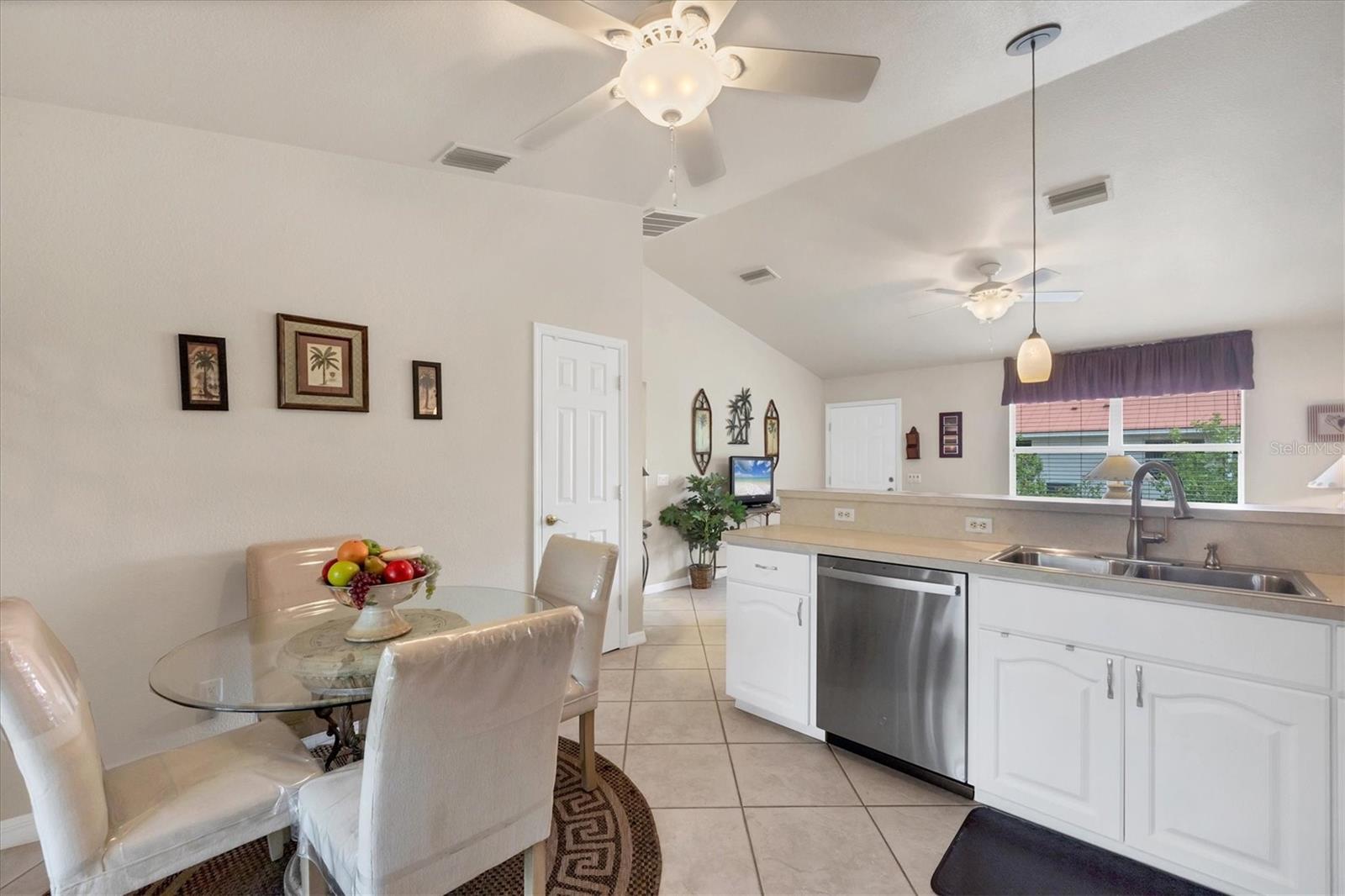 182 ROTONDA BLVD W #B