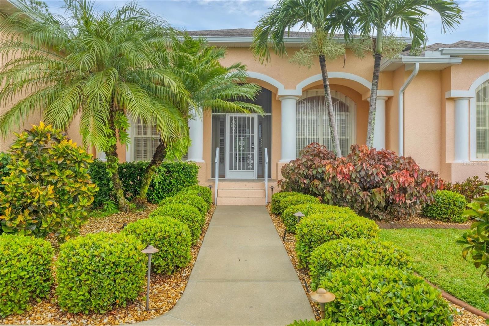4 PINE VALLEY PL