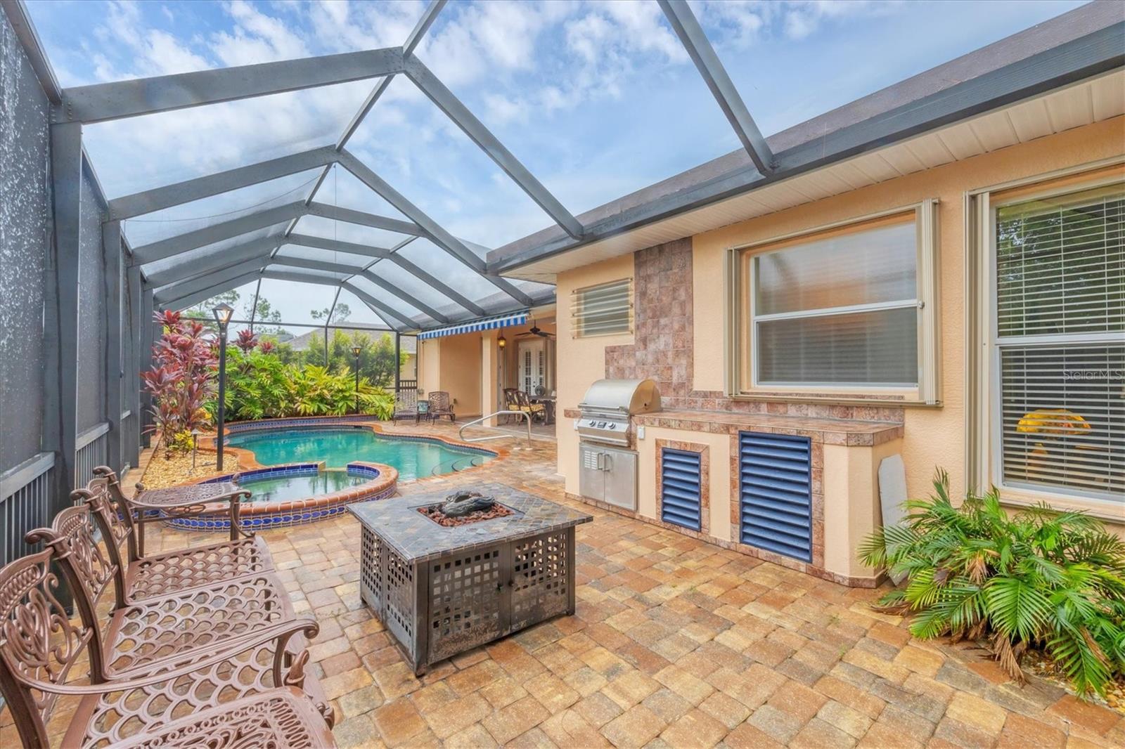 4 PINE VALLEY PL