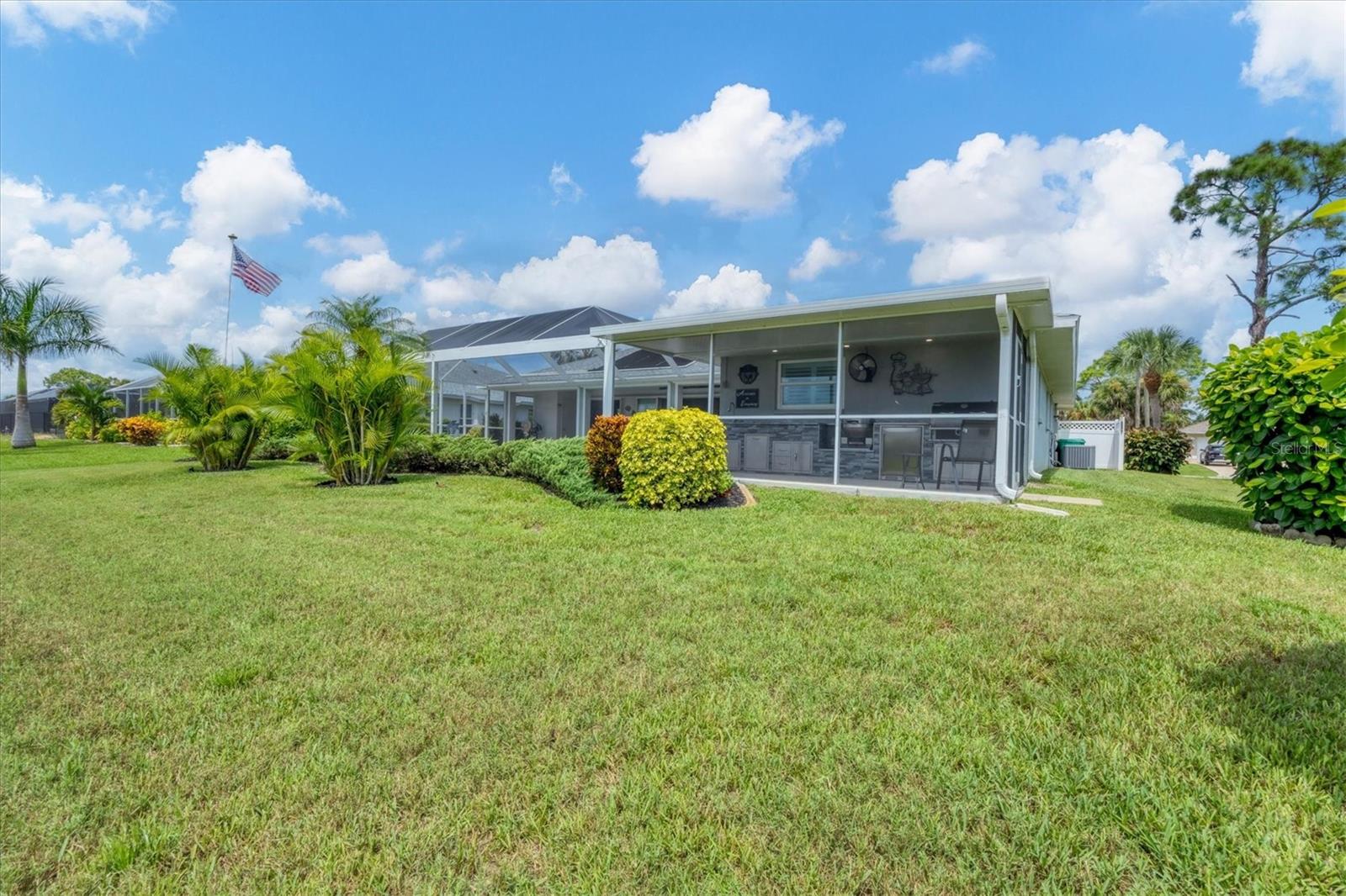 24 LONG MEADOW LN