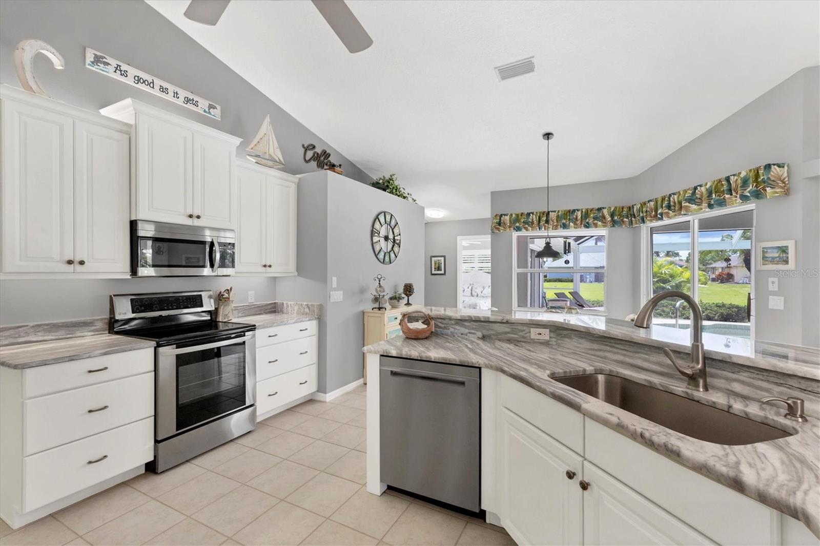 24 LONG MEADOW LN