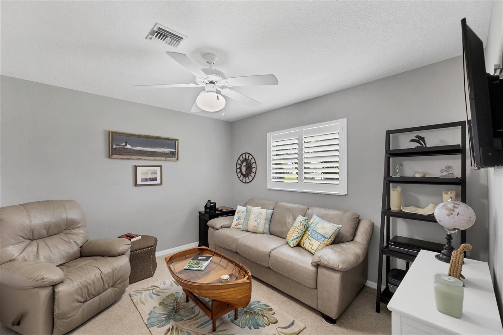 24 LONG MEADOW LN