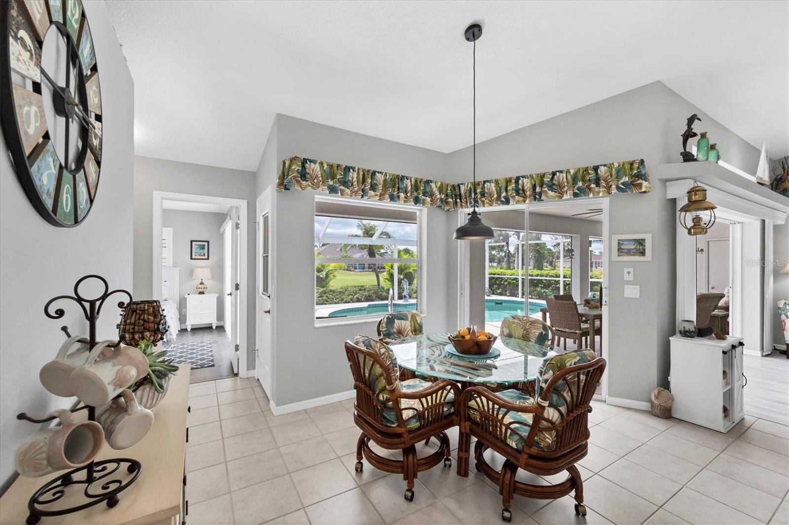 24 LONG MEADOW LN