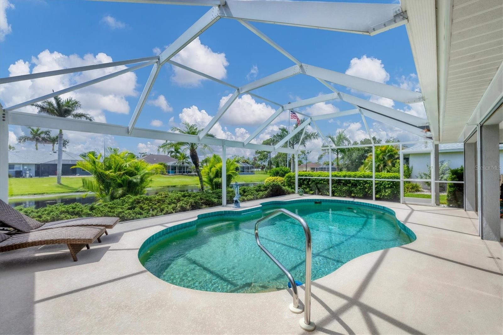 24 LONG MEADOW LN