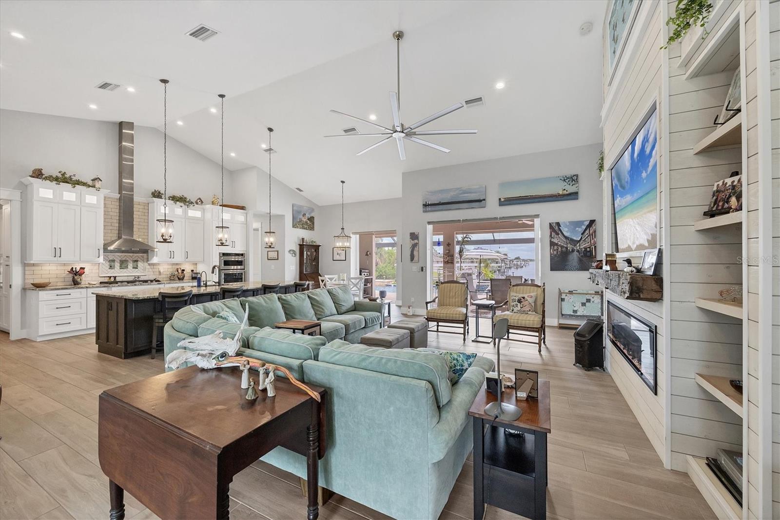 2998 MONTGOMERY DR
