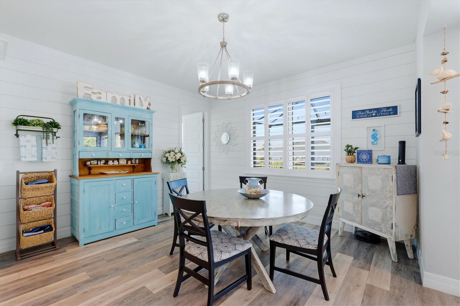 1022 BEEKMAN CIR