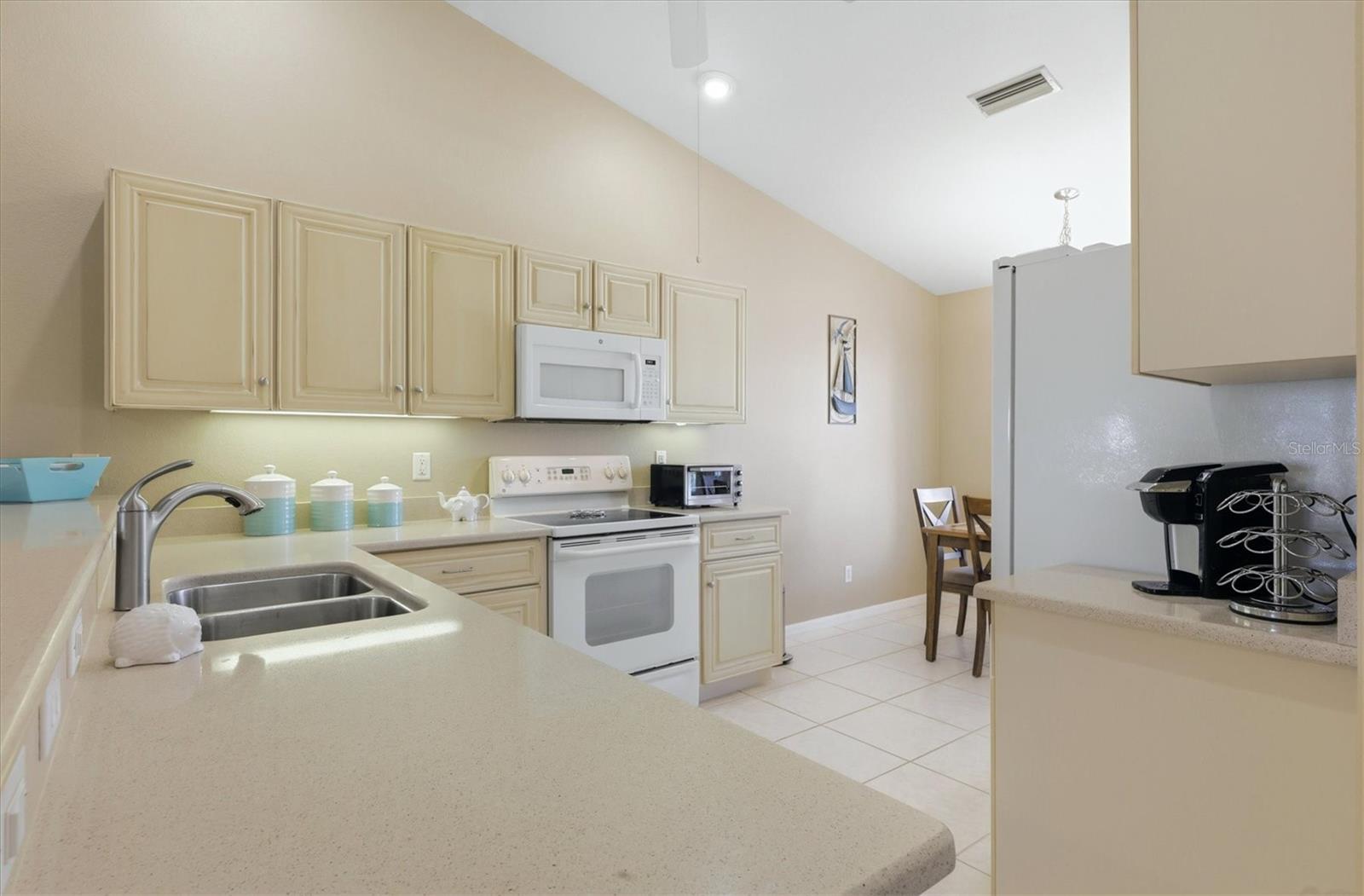 347 BOUNDARY BLVD #103