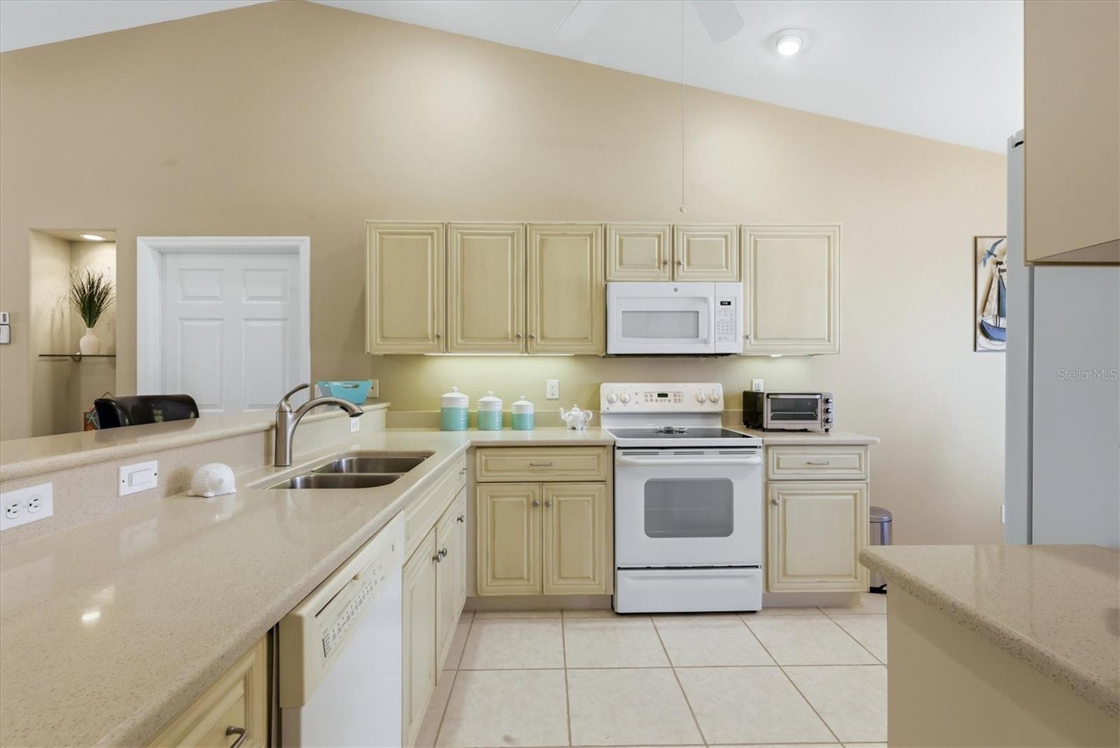 347 BOUNDARY BLVD #103