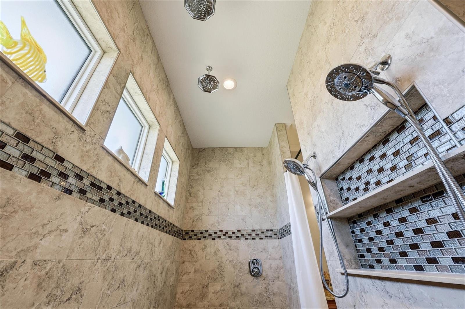 15610 SEAFOAM CIR