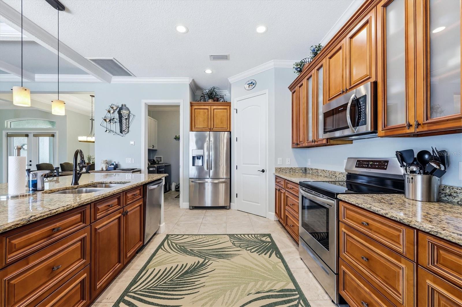 15610 SEAFOAM CIR