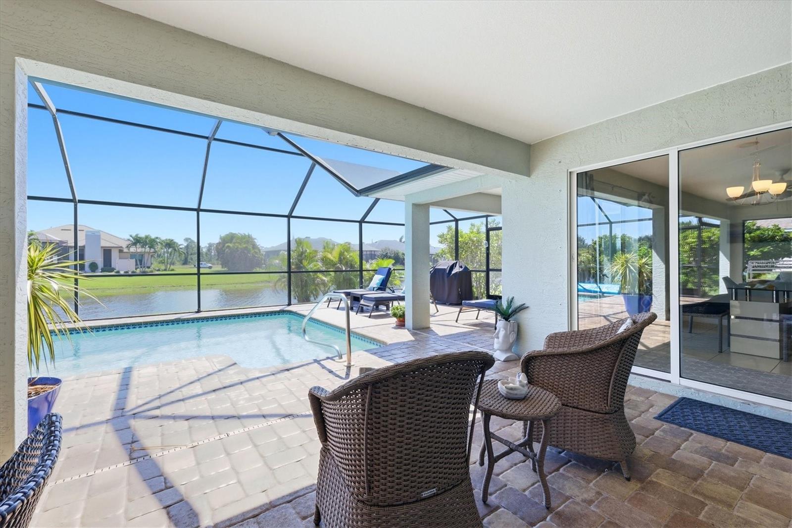 1087 ROTONDA CIR