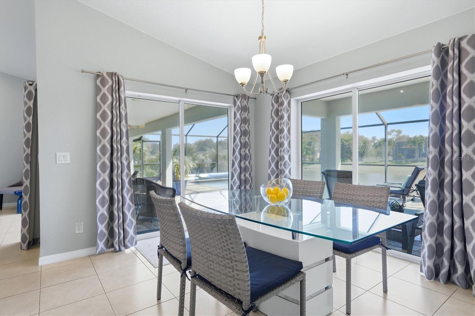1087 ROTONDA CIR