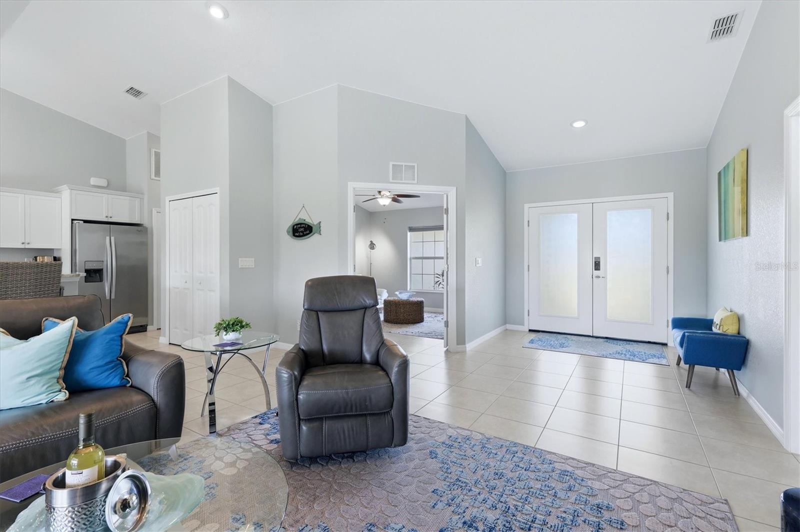1087 ROTONDA CIR